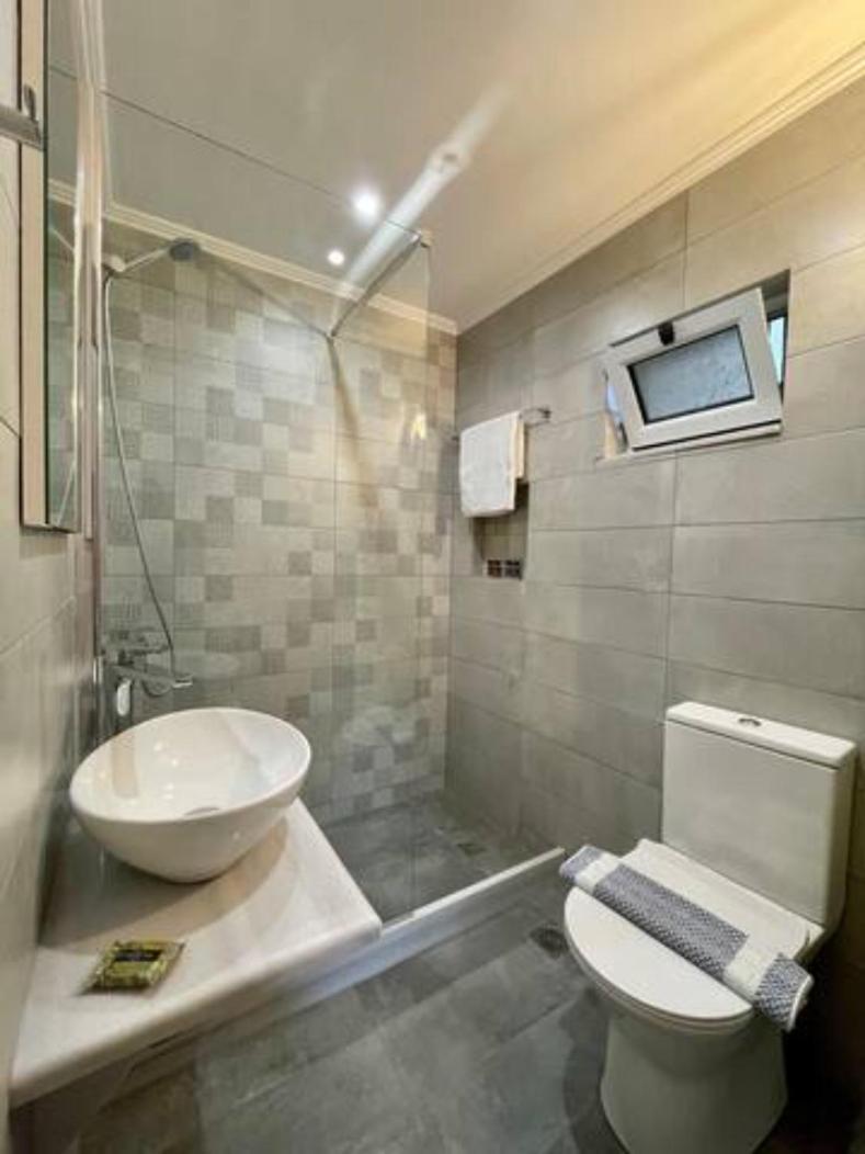 One-Bedroom Apartment - Photo 14