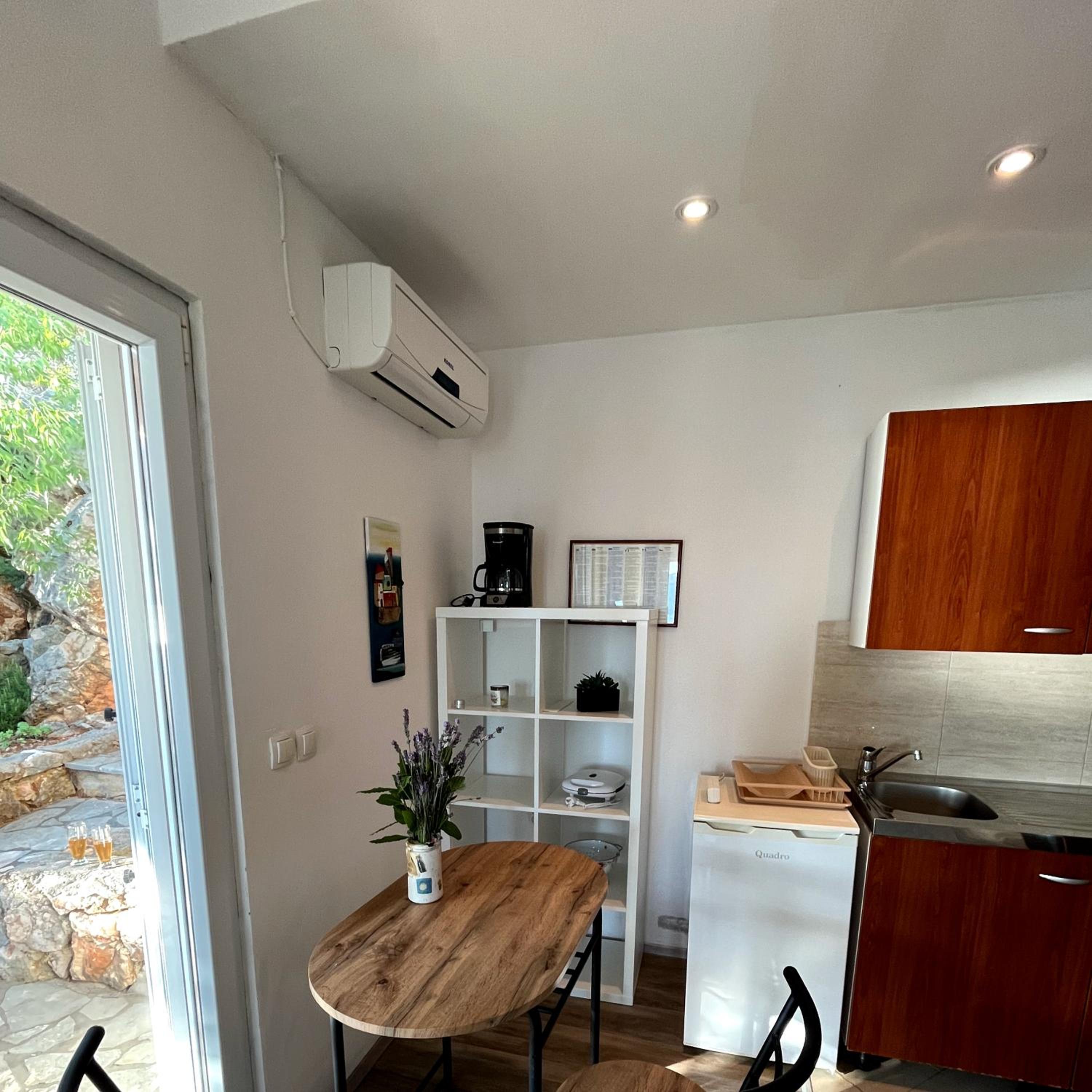 Studio Apartment photo 3