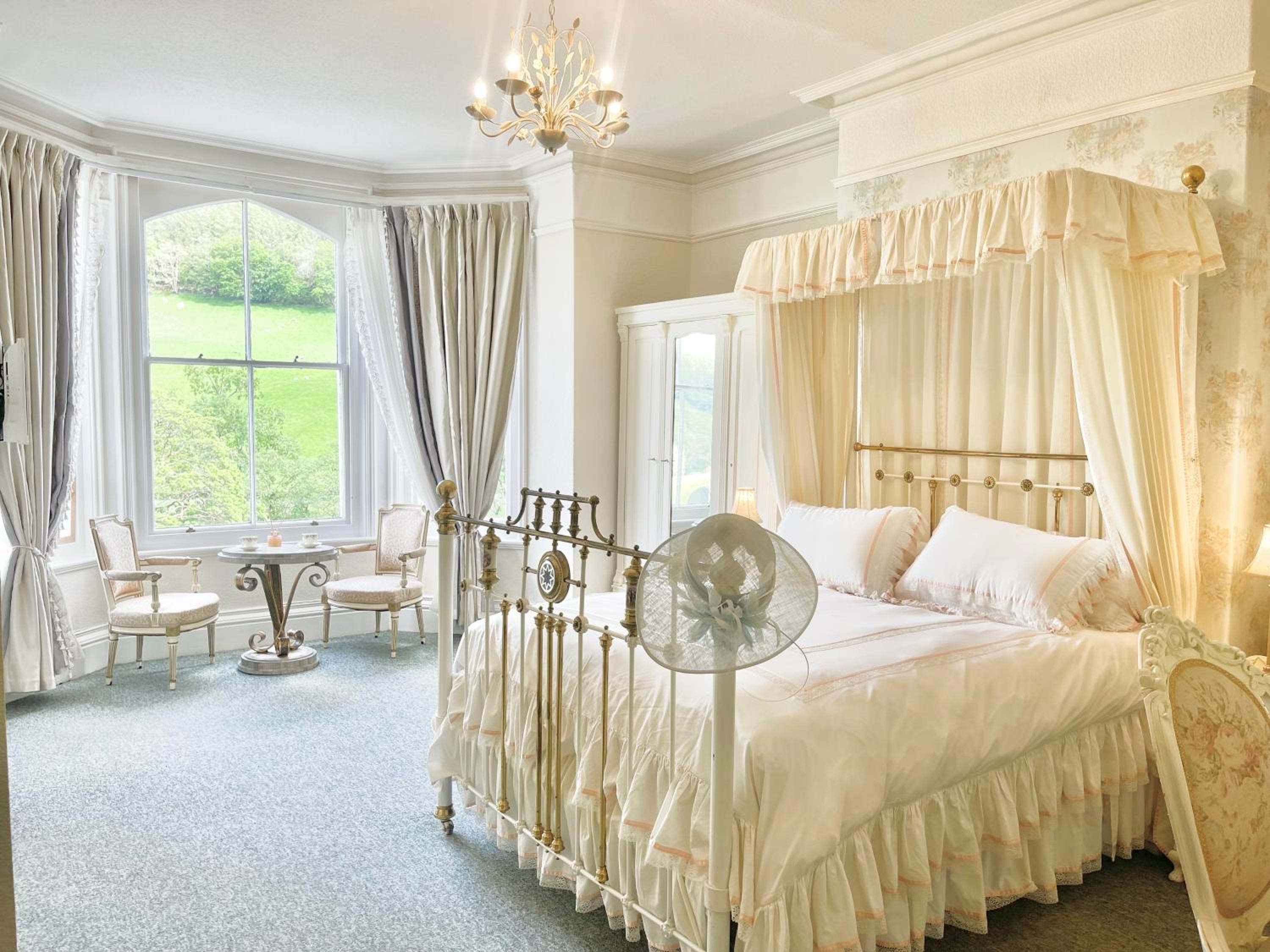 King Room with Mountain View