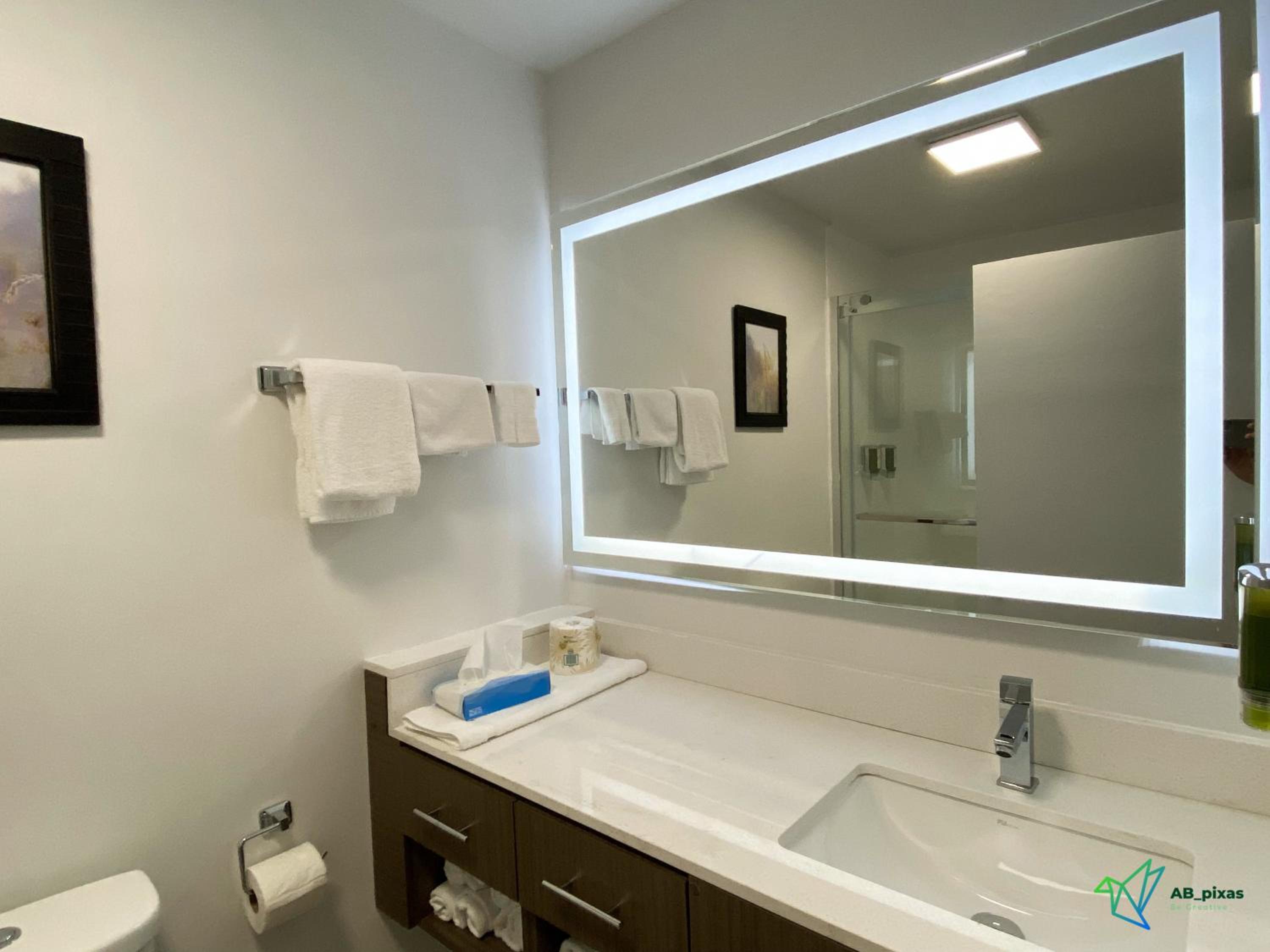 Deluxe Double Room - Photo 11