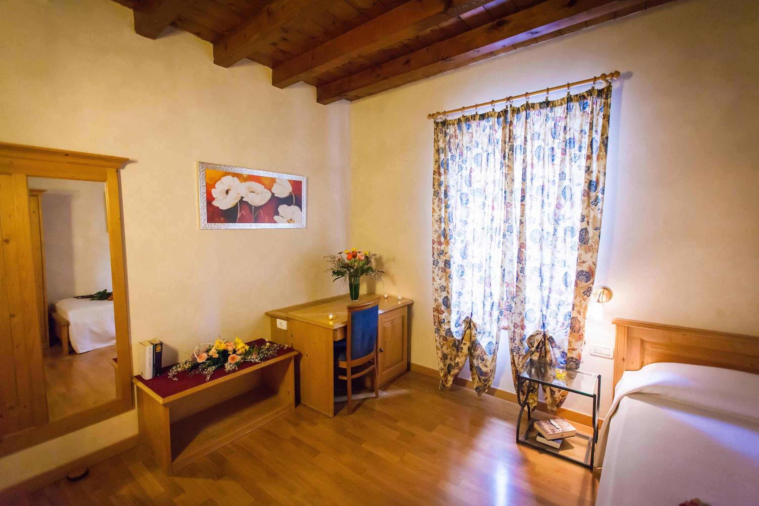 Single Room photo 2