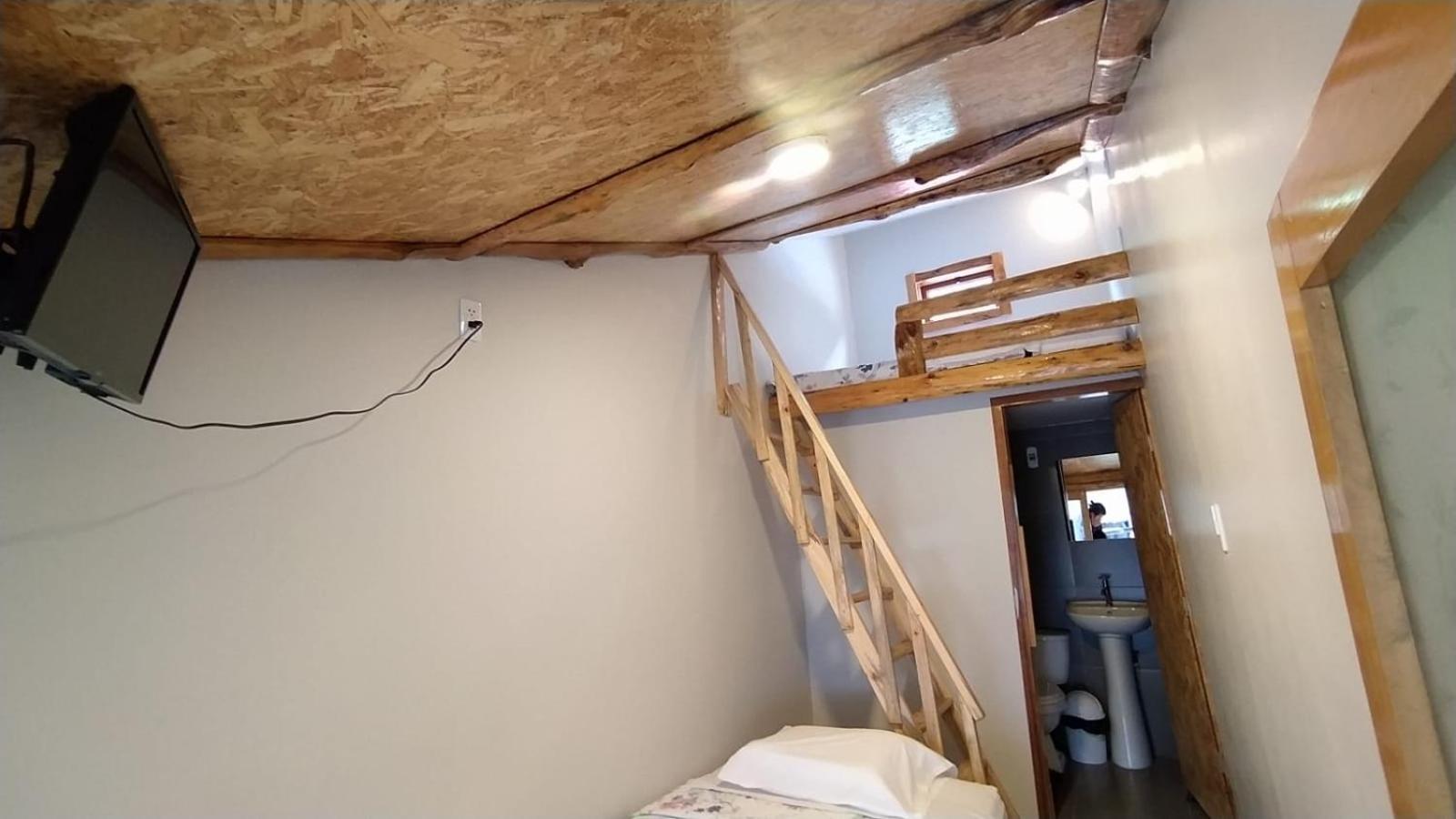 Economy Twin Room photo 2