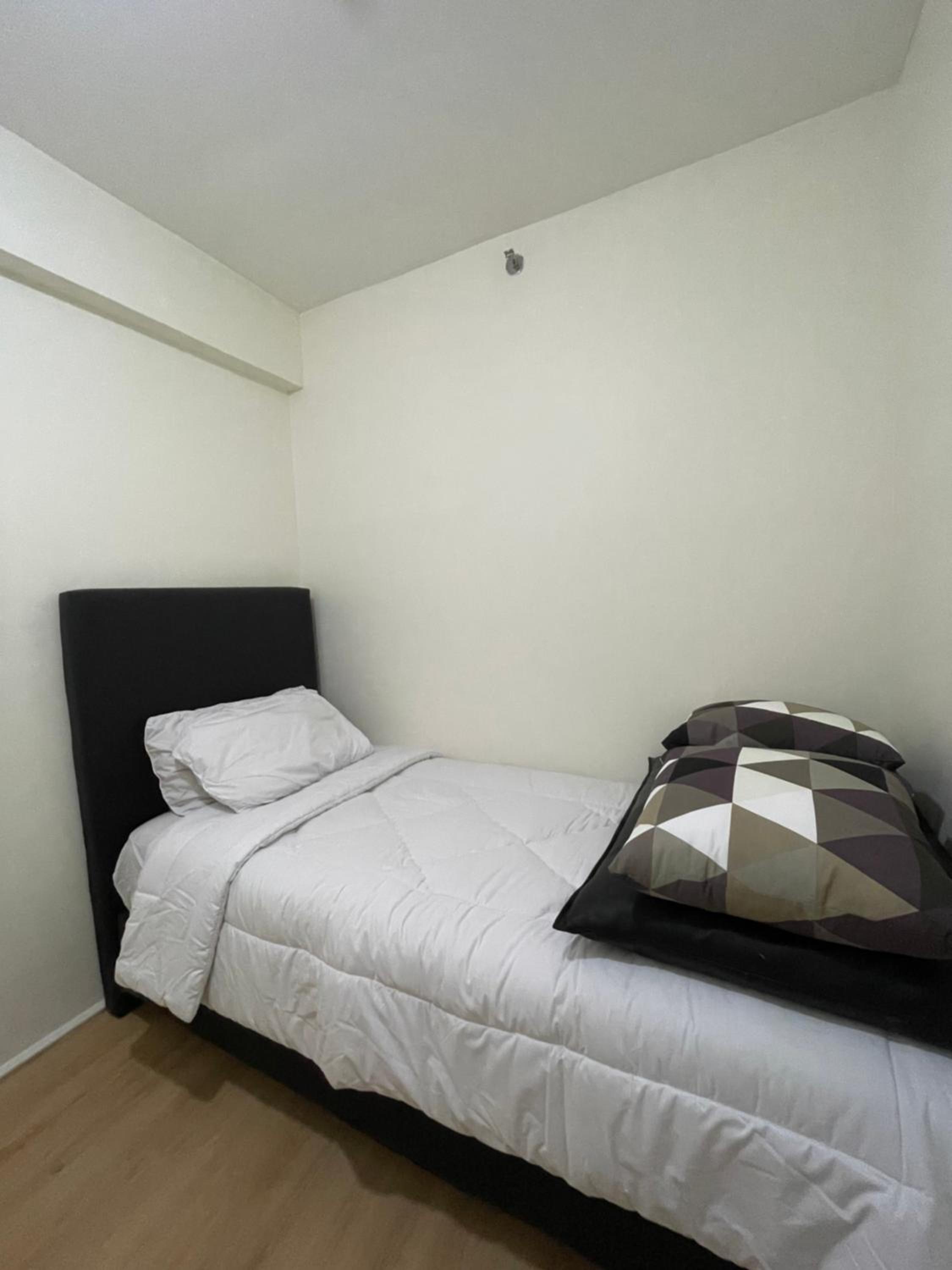 Two-Bedroom Apartment - Photo 15
