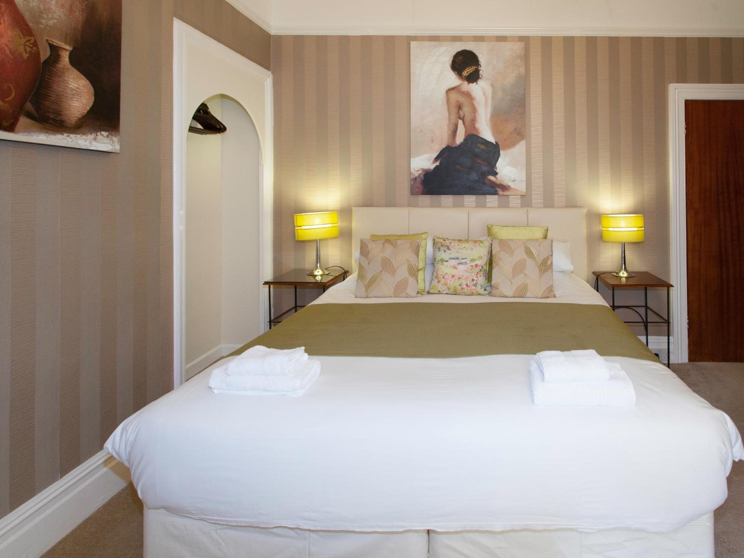 Double or Twin Room with Private Bathroom