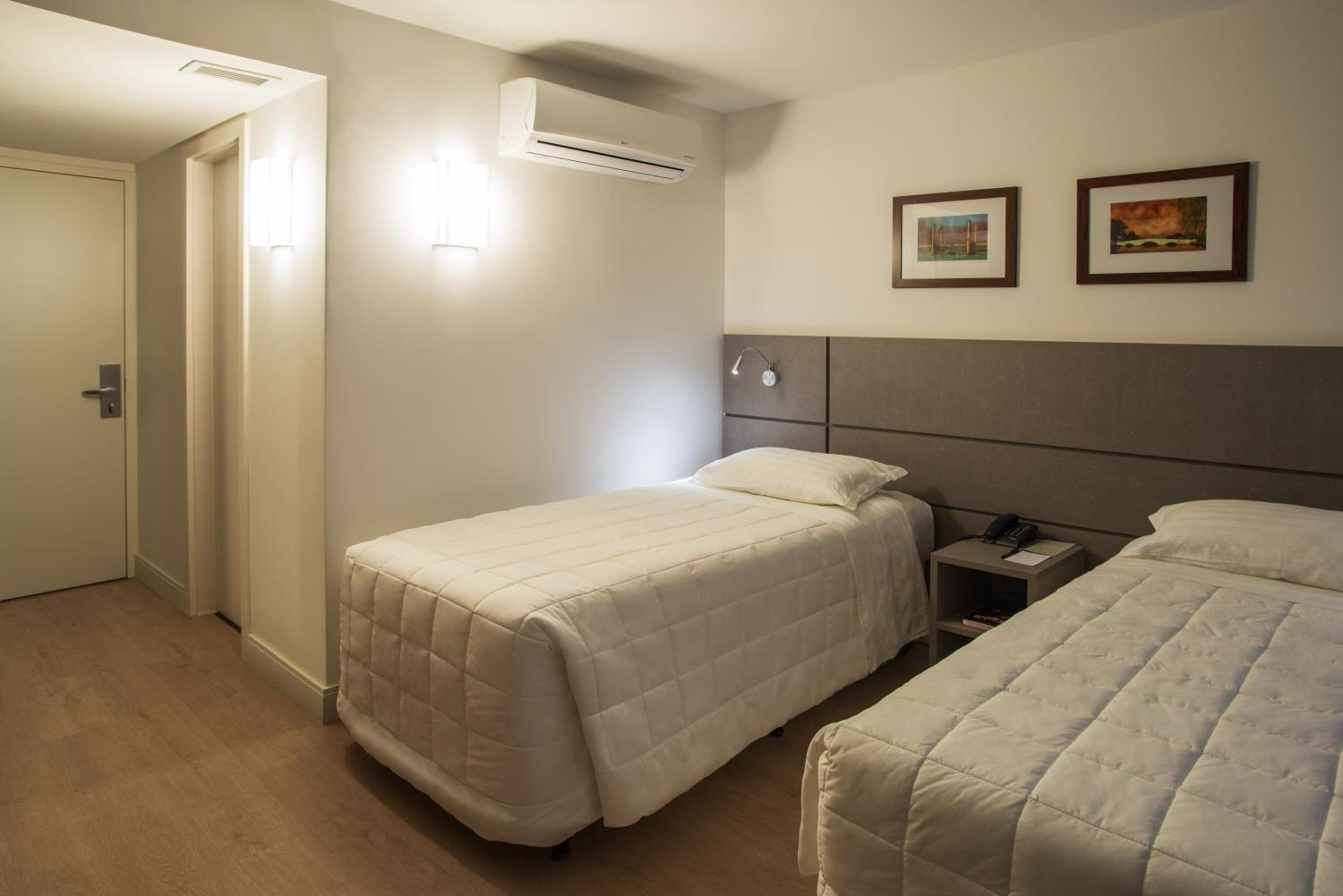 Deluxe Twin Room photo 3