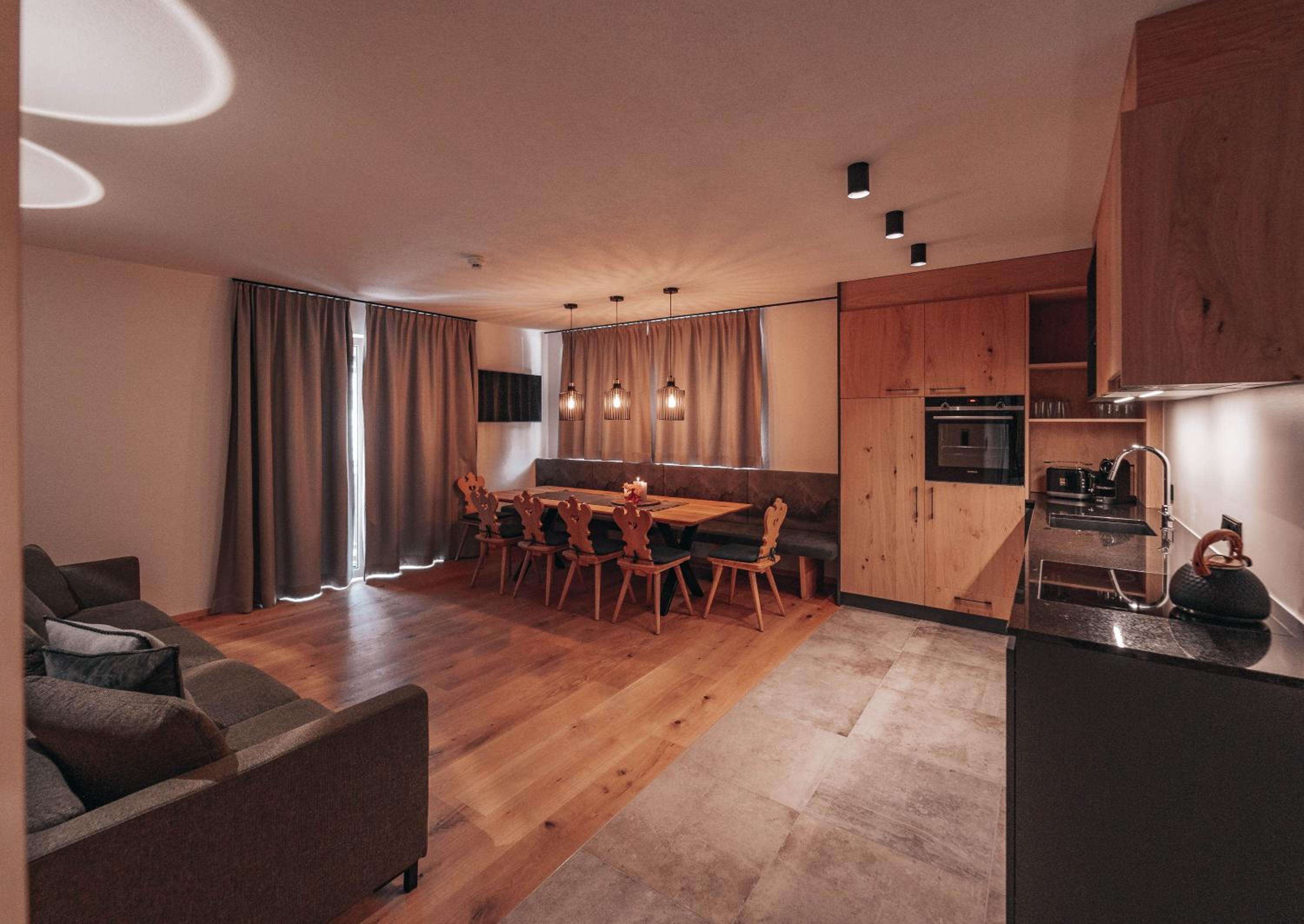 Deluxe Apartment