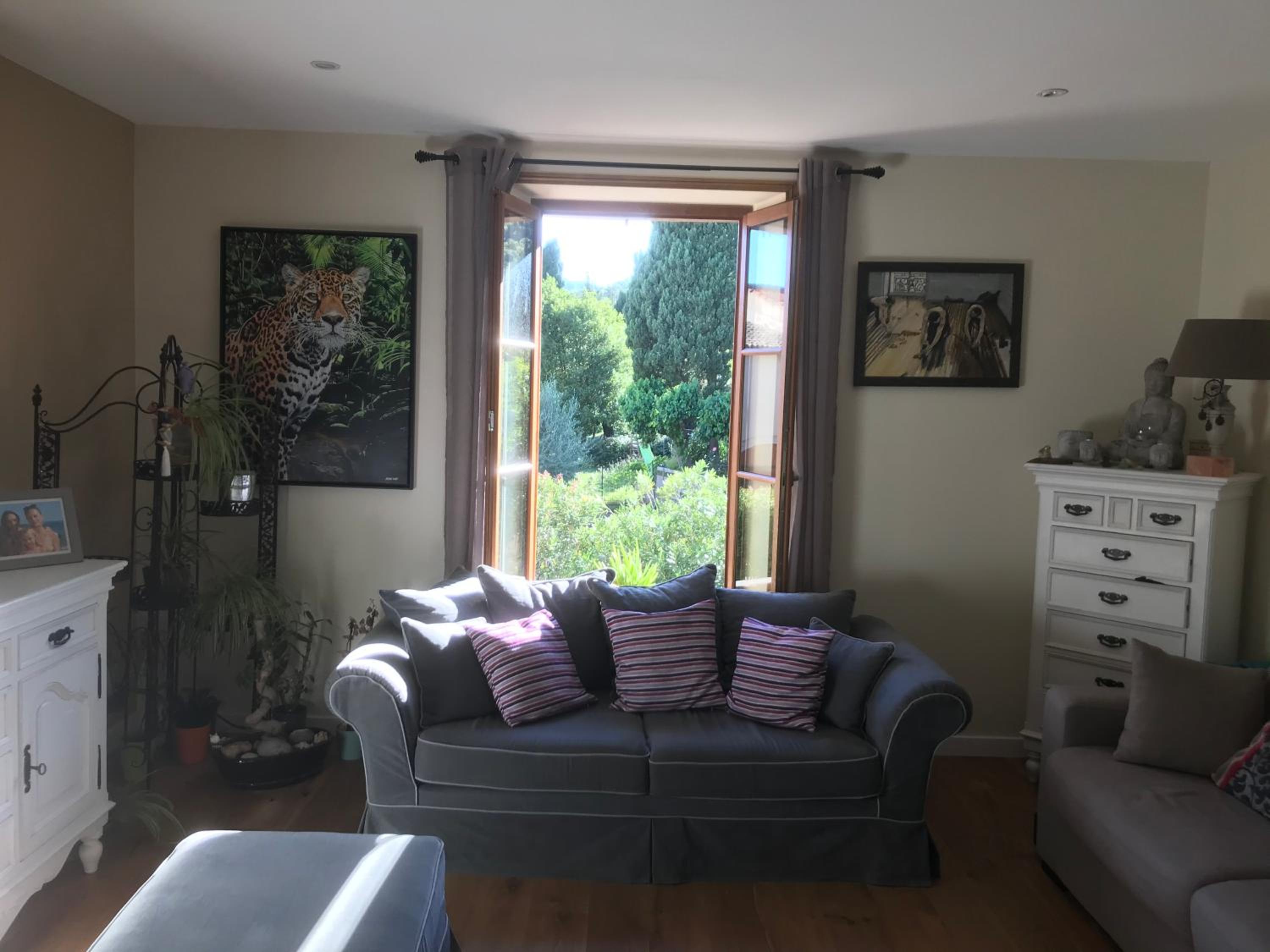 One-Bedroom Apartment - Photo 1