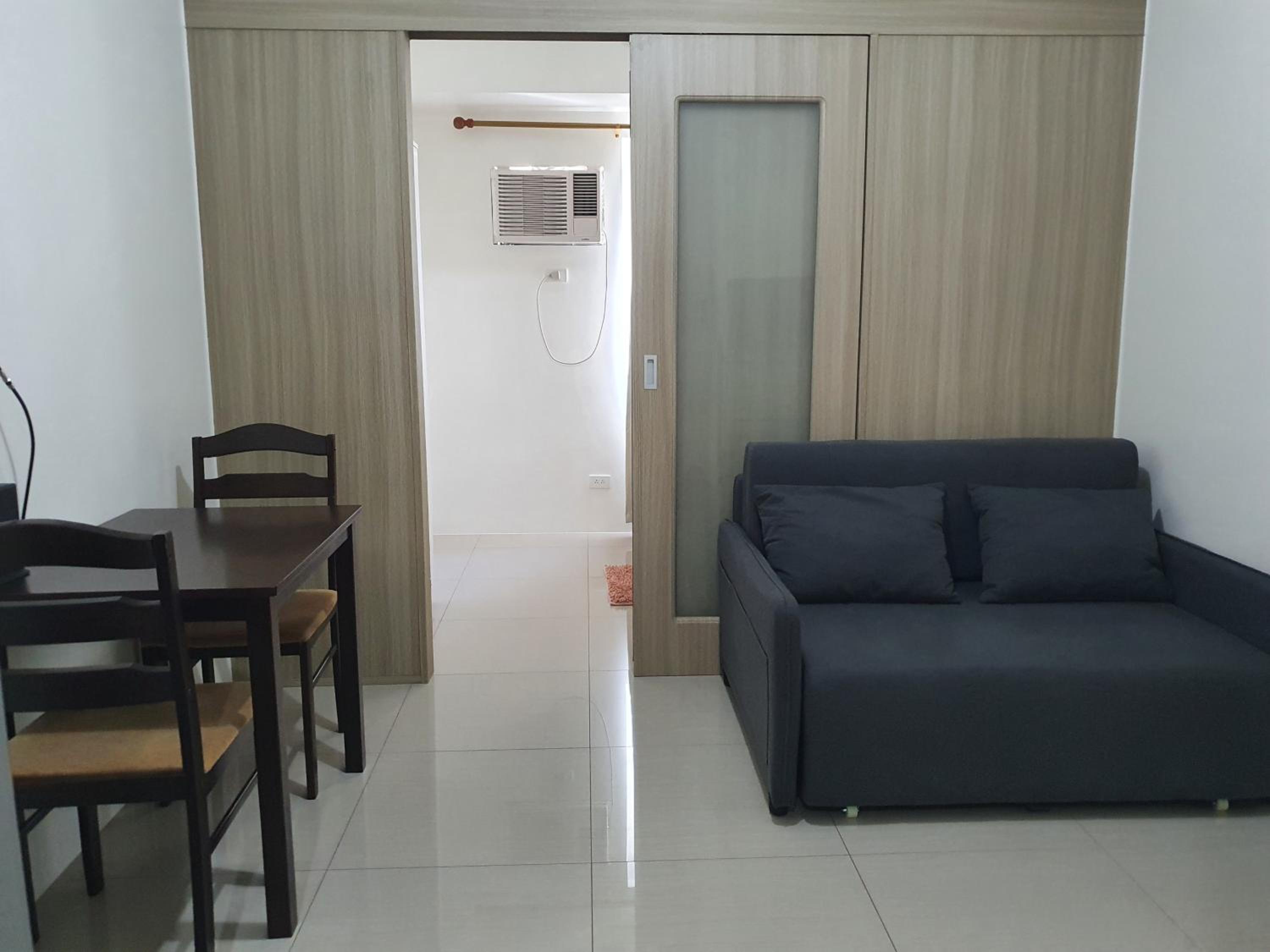One-Bedroom Apartment - Photo 1