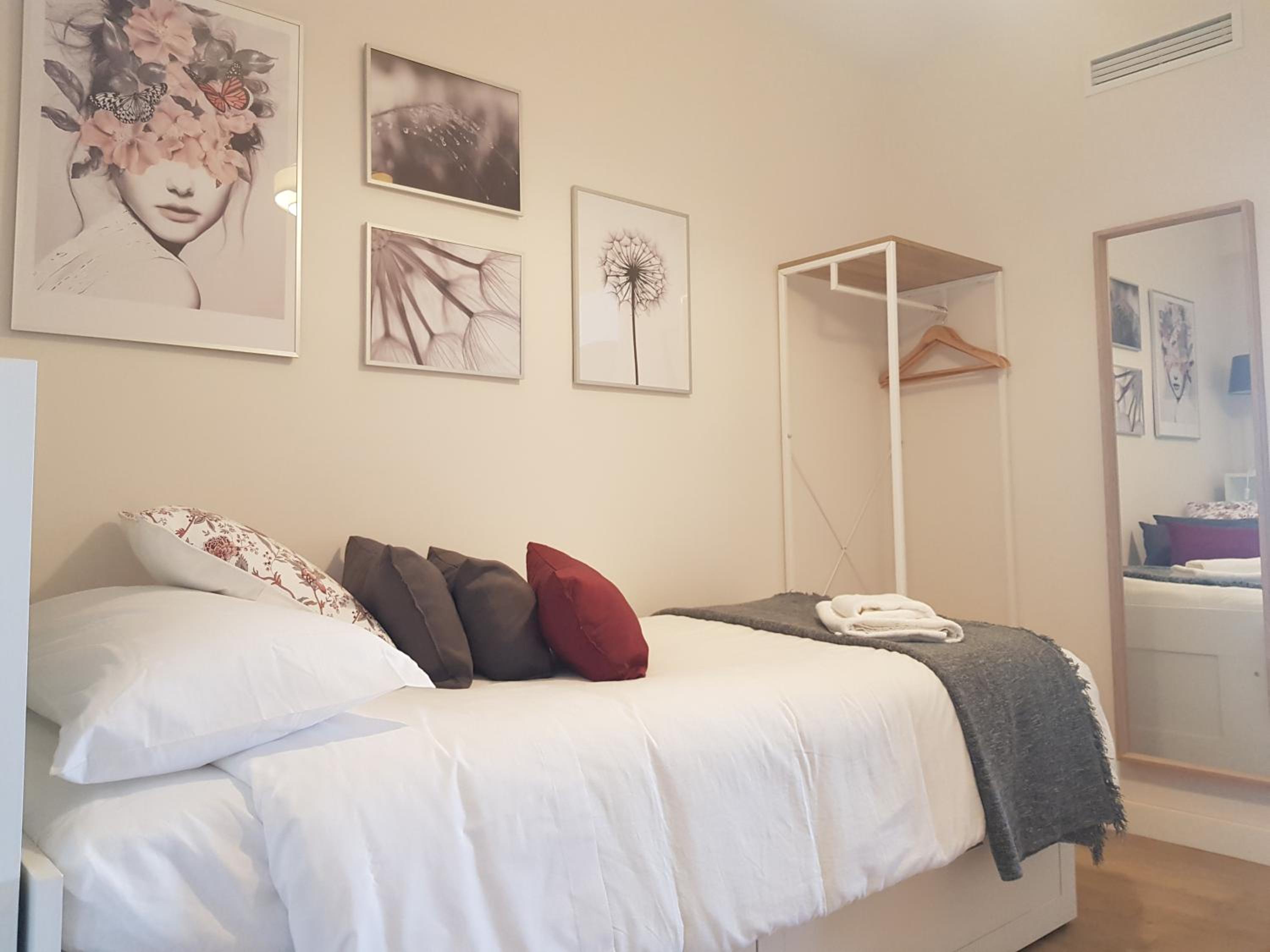 Three-Bedroom Apartment - Photo 31