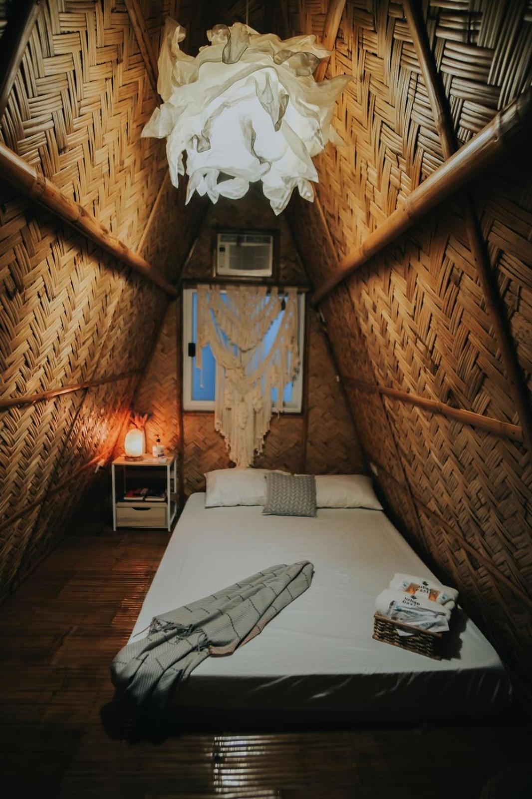 Deluxe Double or Twin Room with Pool View - Photo 9