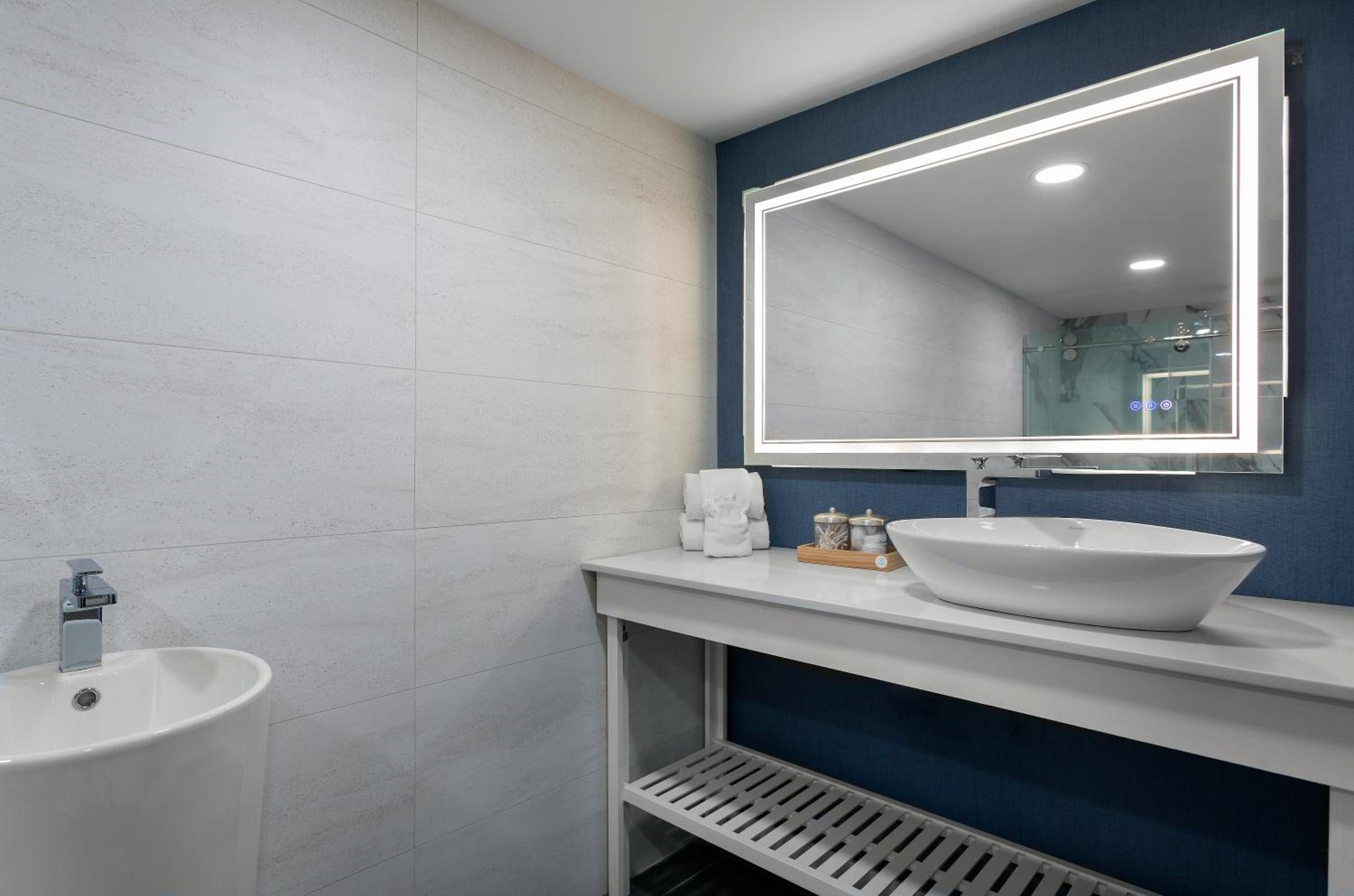 King Suite with Sea View photo 3