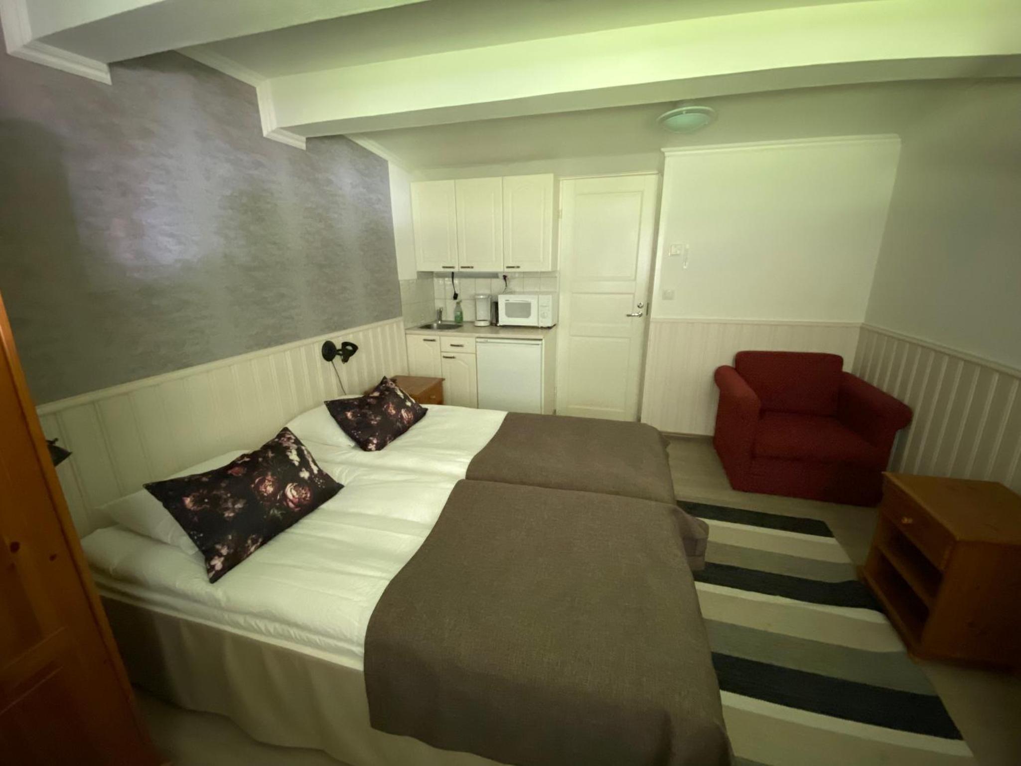 Double Room With Private Bathroom photo 2