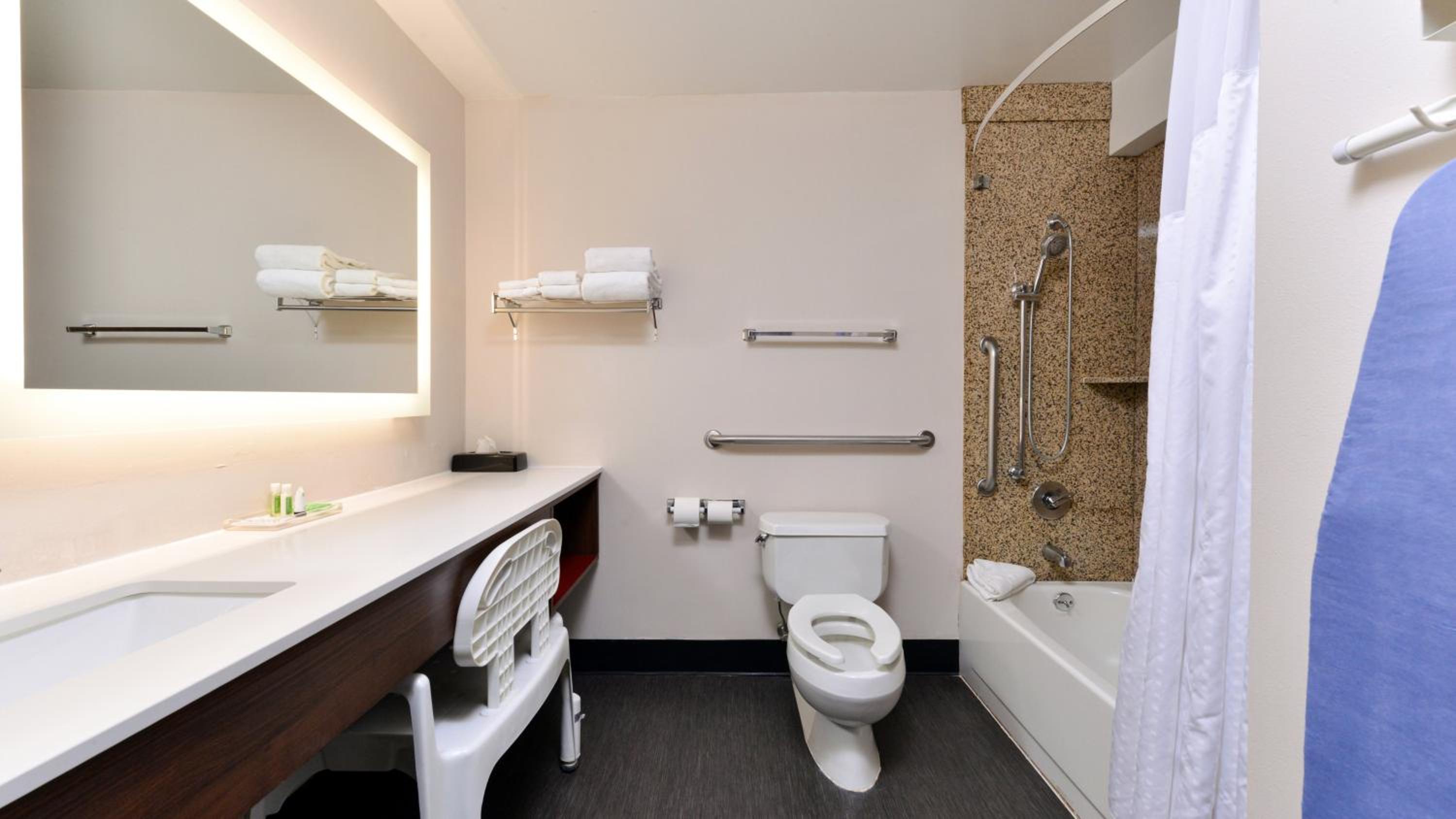 King Room - Mobility Access/Hearing Accessible - Photo 7