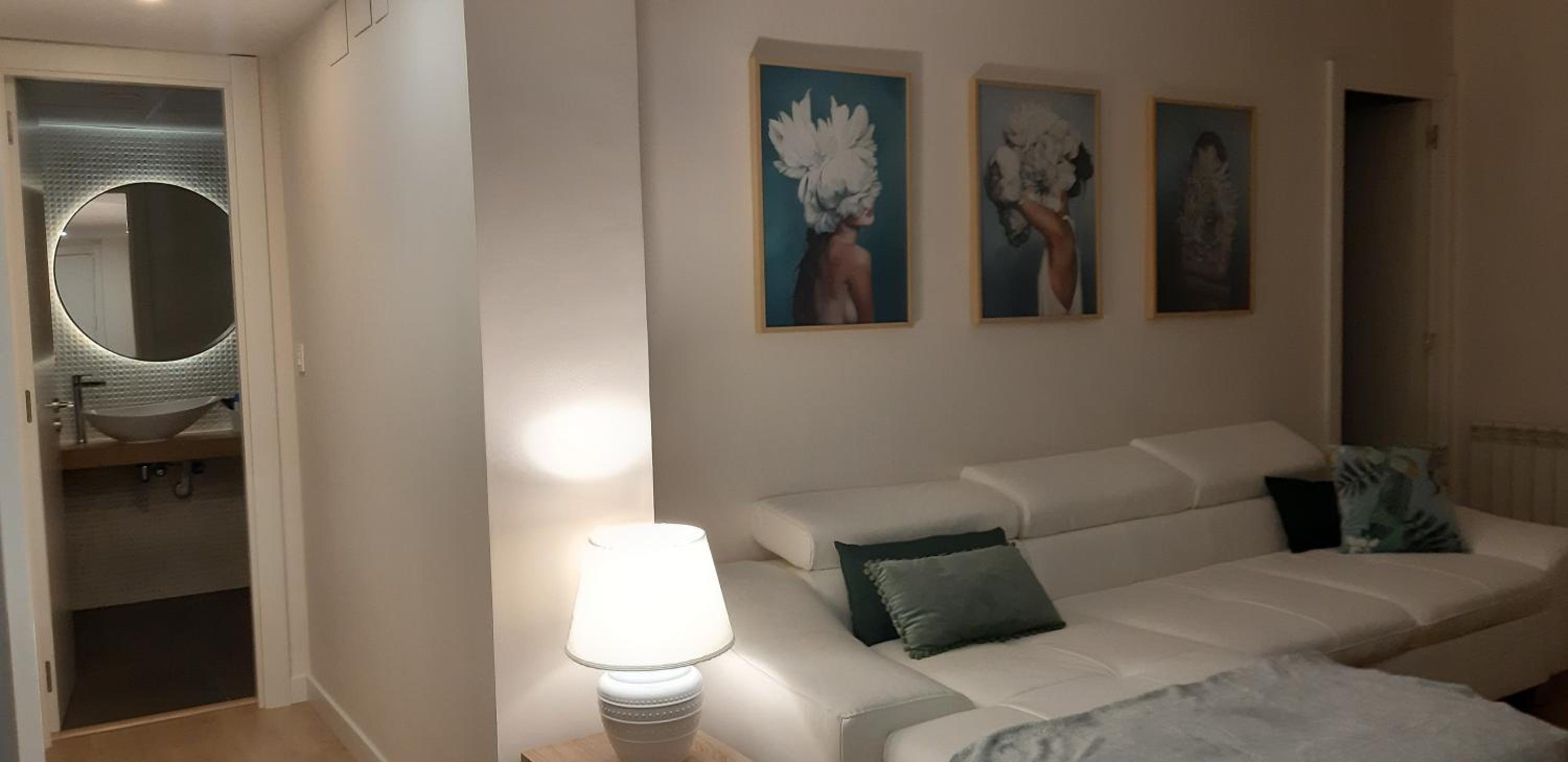 Three-Bedroom Apartment - Photo 4