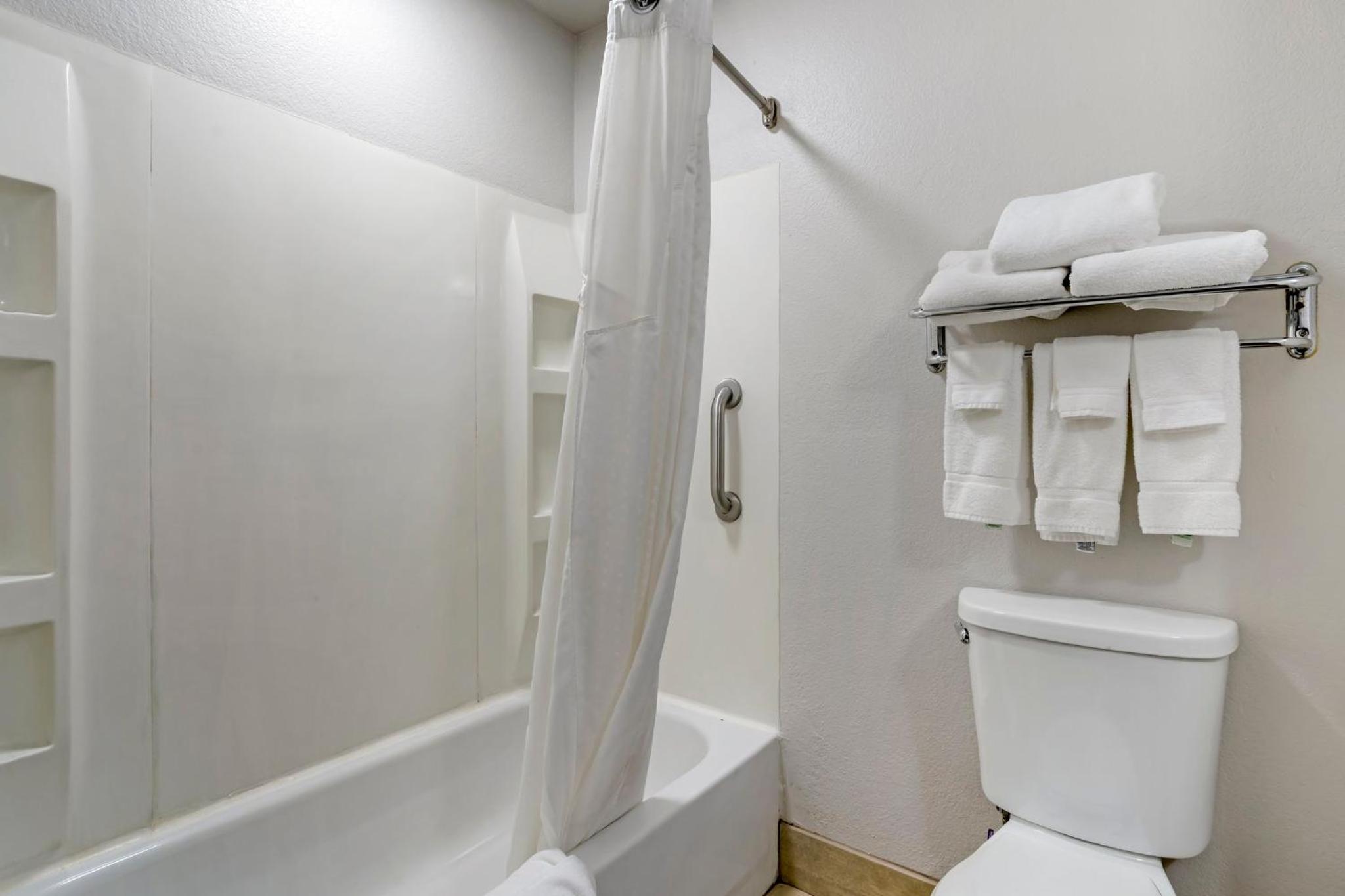 Standard King Room - Photo 3