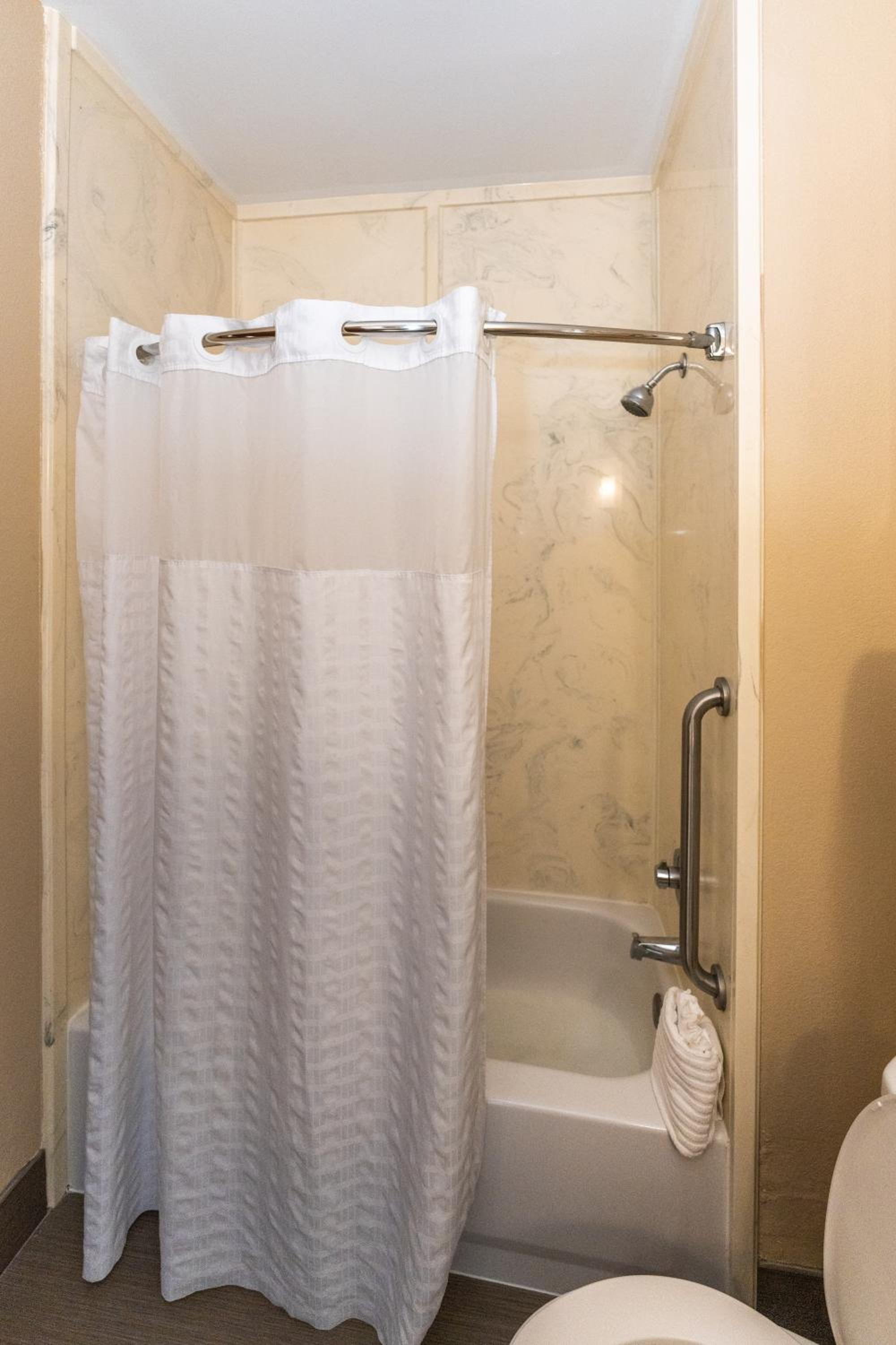 King Suite - Non-Smoking - Photo 21