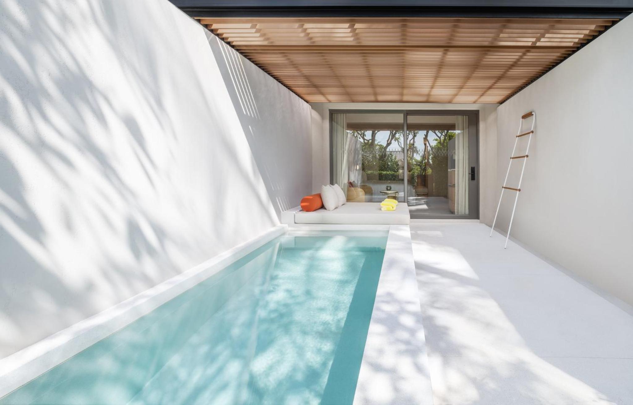 Reserve Pool Suite photo 3