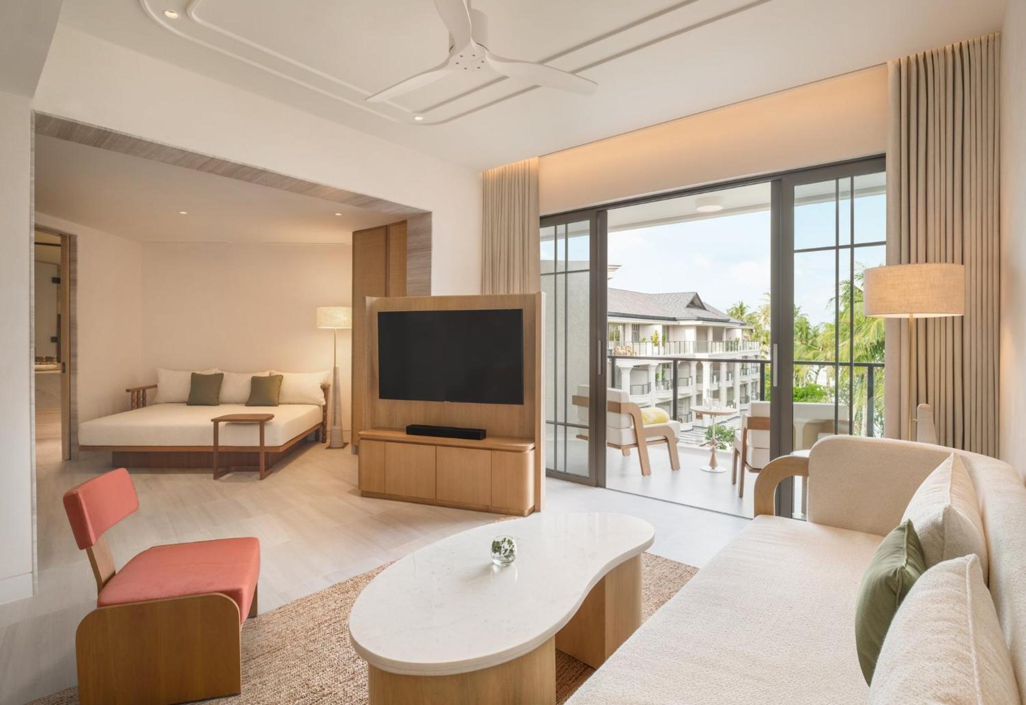 Luxury Ocean Suite photo 3