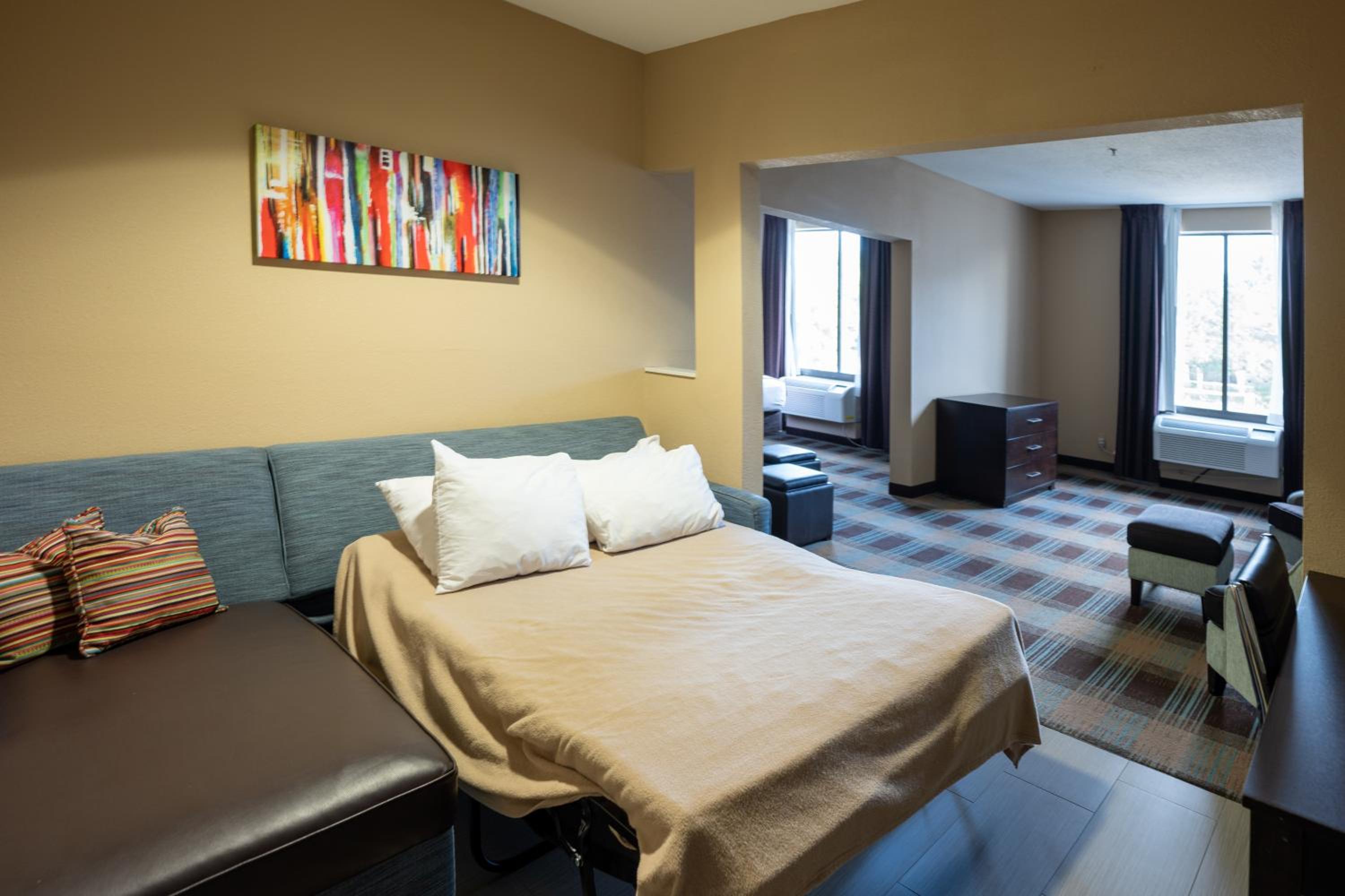 King Suite - Non-Smoking - Photo 23