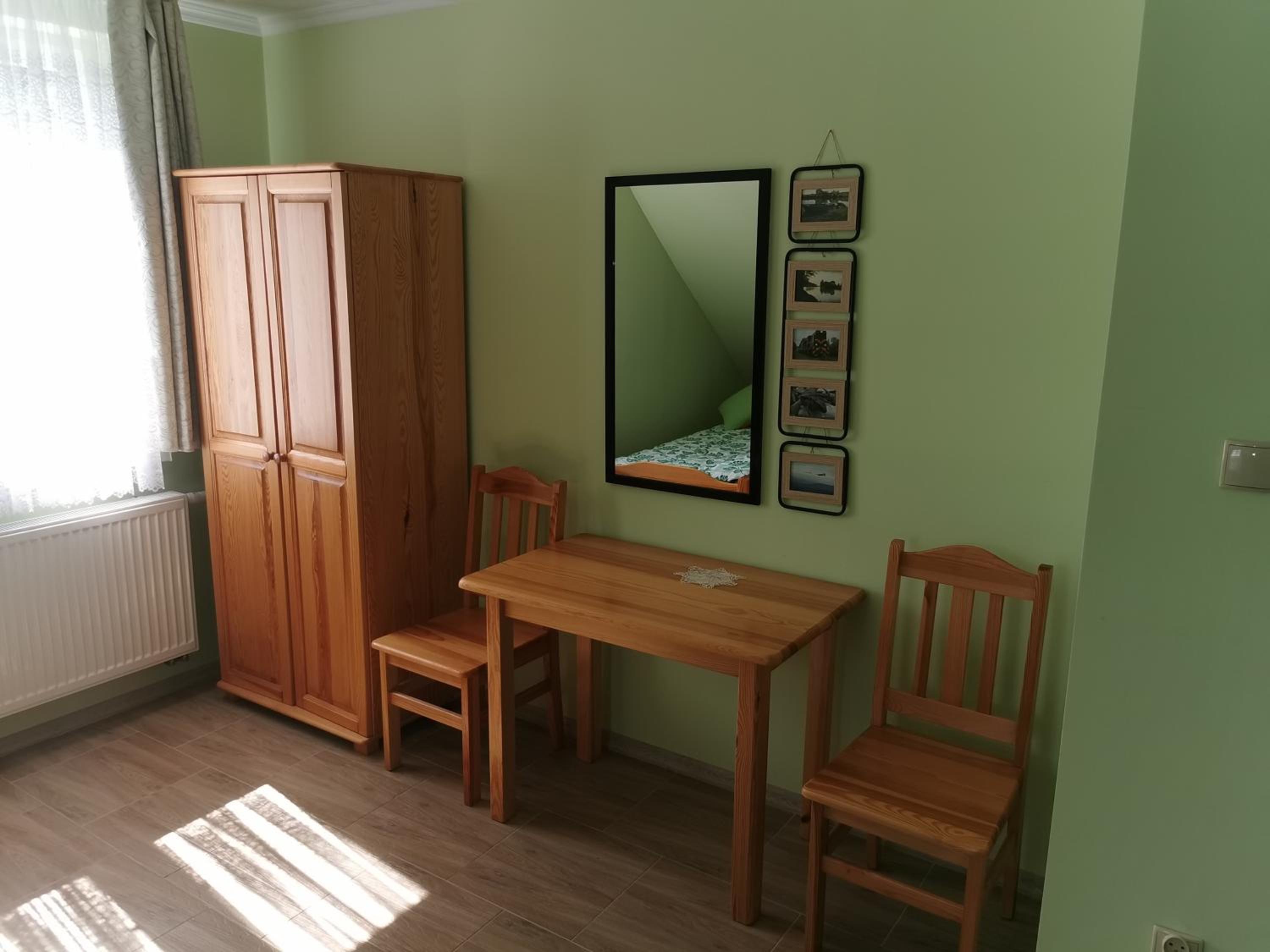 Basic Triple Room with Shared Bathroom photo 2