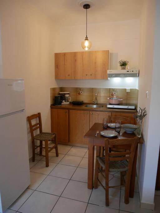One-Bedroom Apartment - Photo 2