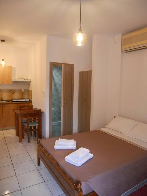 One-Bedroom Apartment - Photo 12