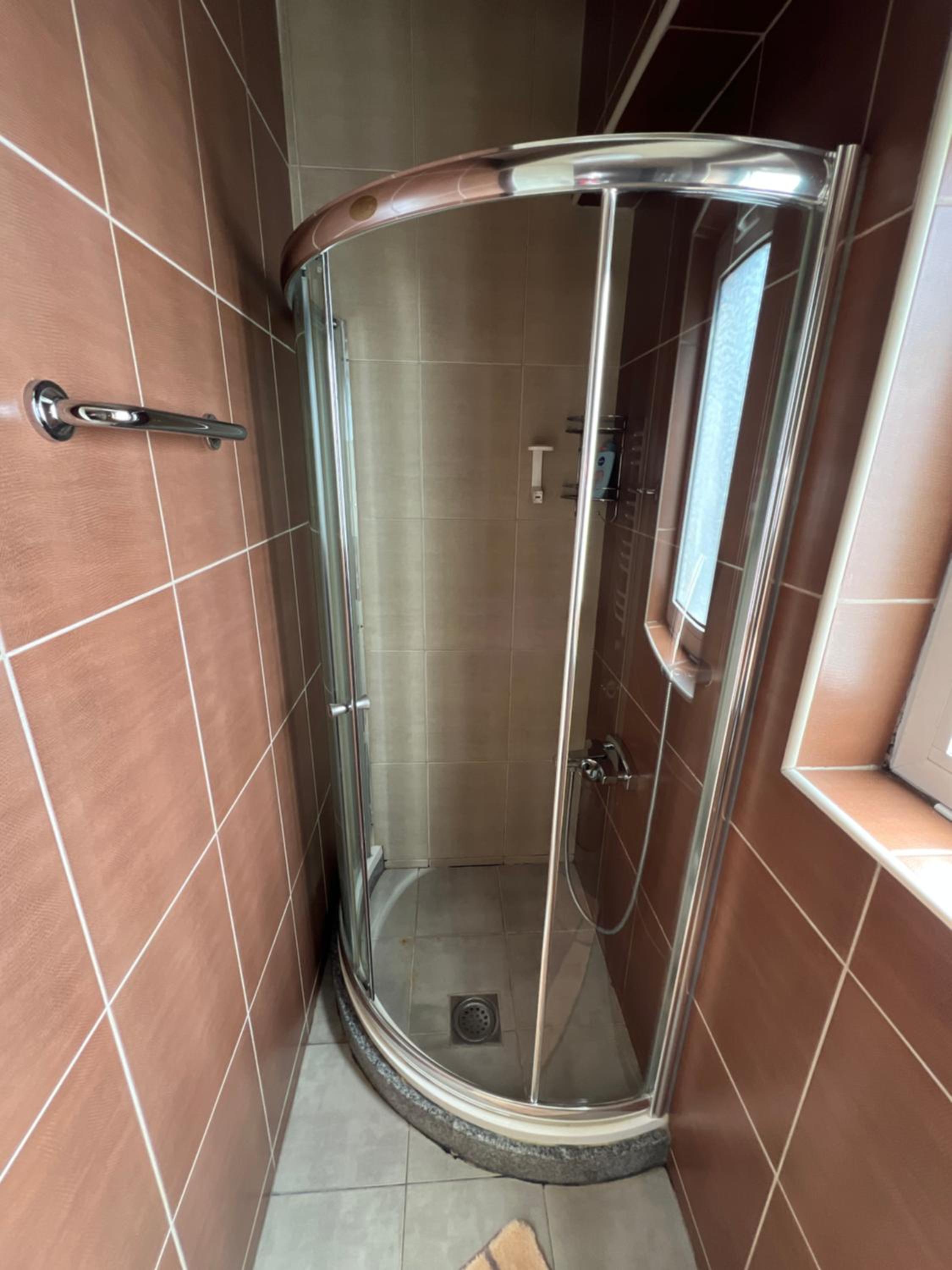 Single Room with Bathroom photo 3