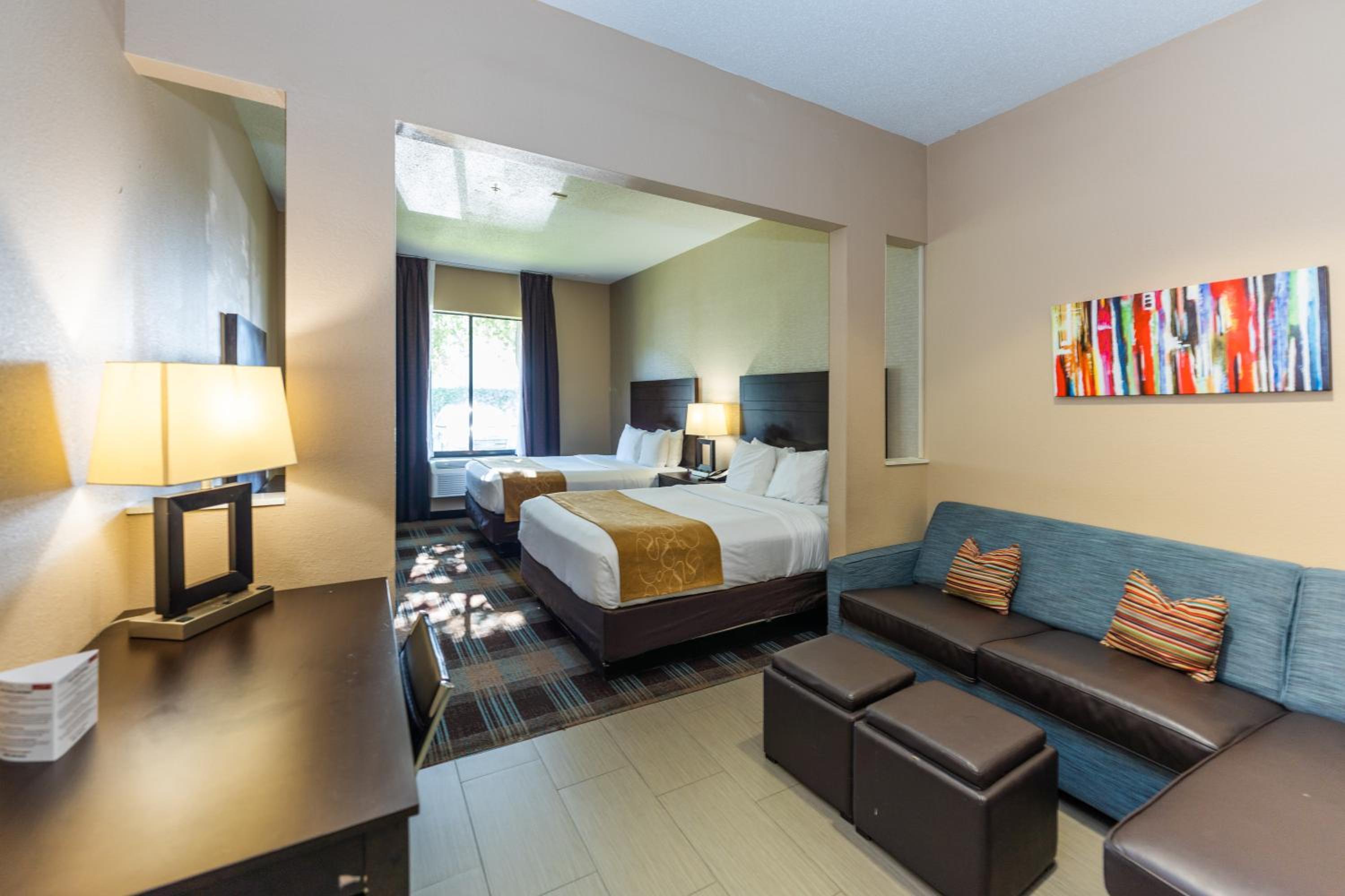 Queen Suite - Disability Access/Non-Smoking - Photo 19