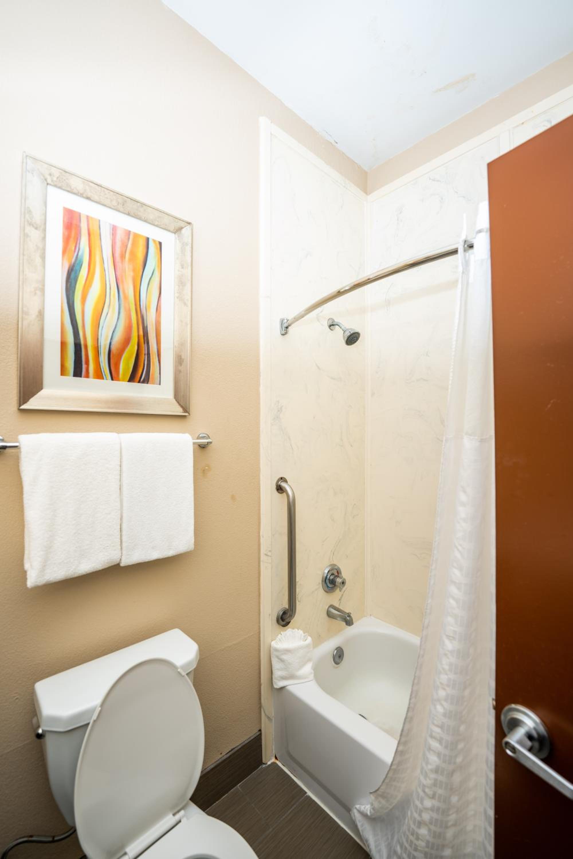 King Suite - Non-Smoking - Photo 28