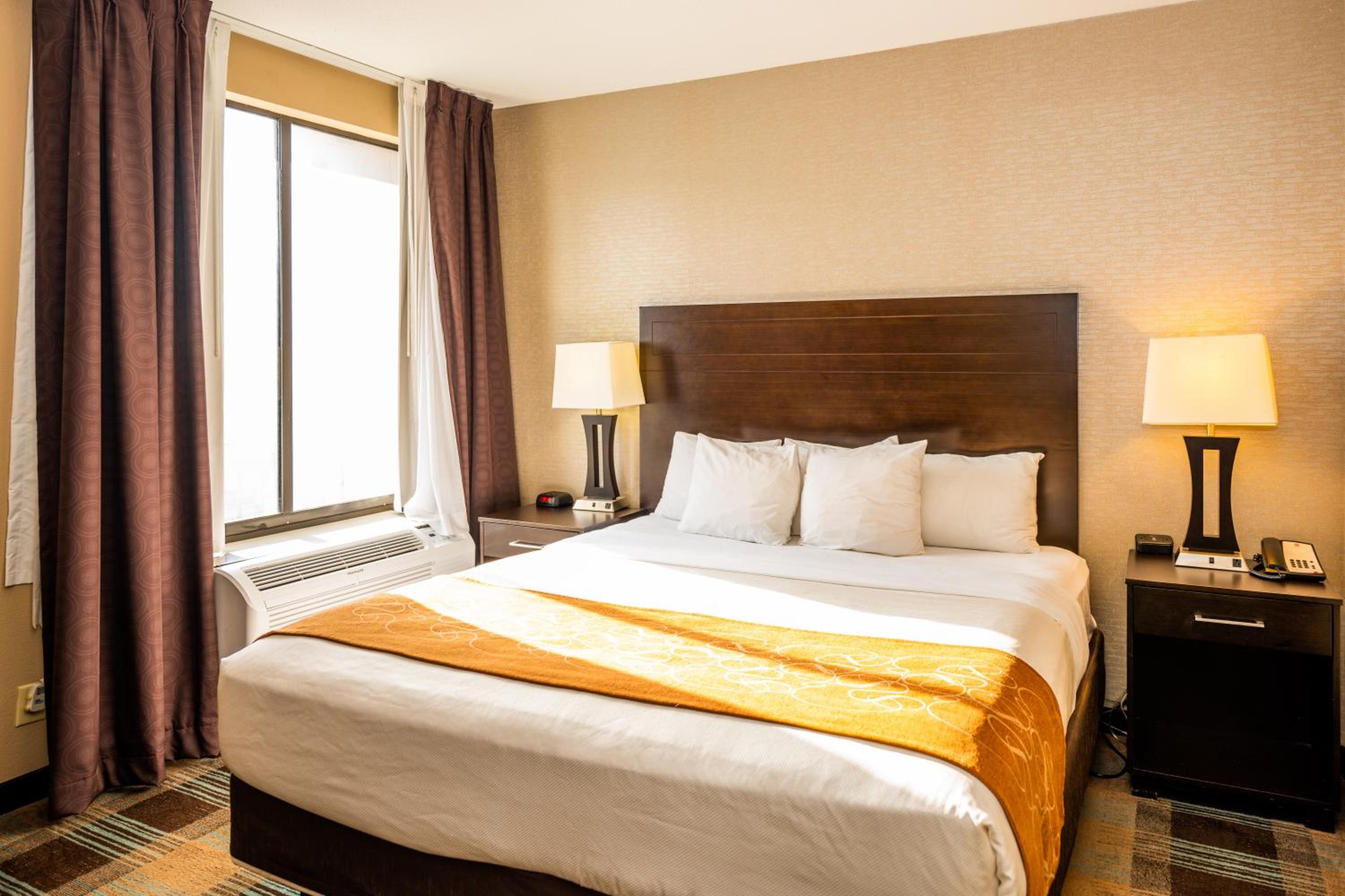 King Suite - Disability Access/Non-Smoking - Photo 10