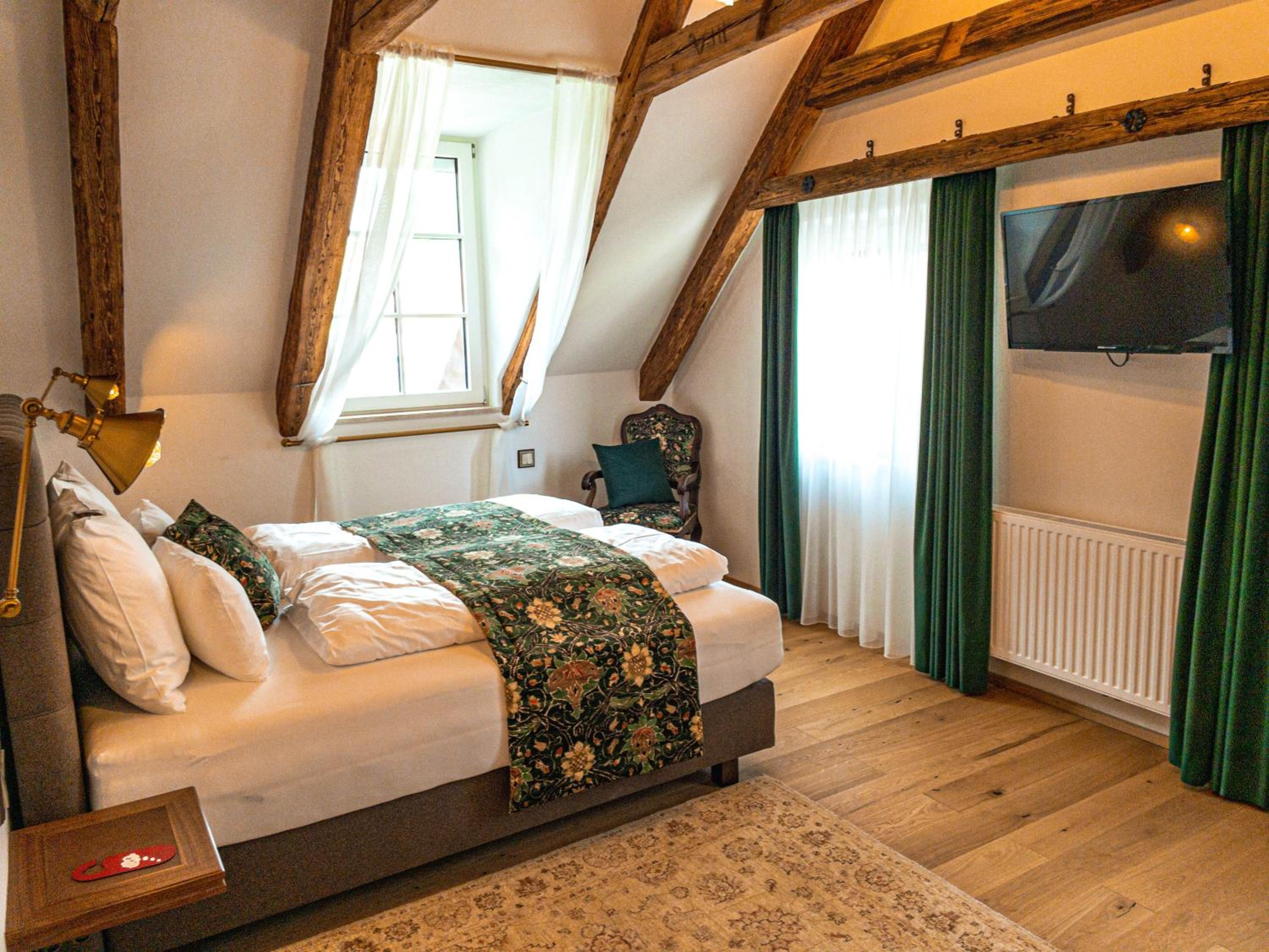 Deluxe Double Room - Photo 10