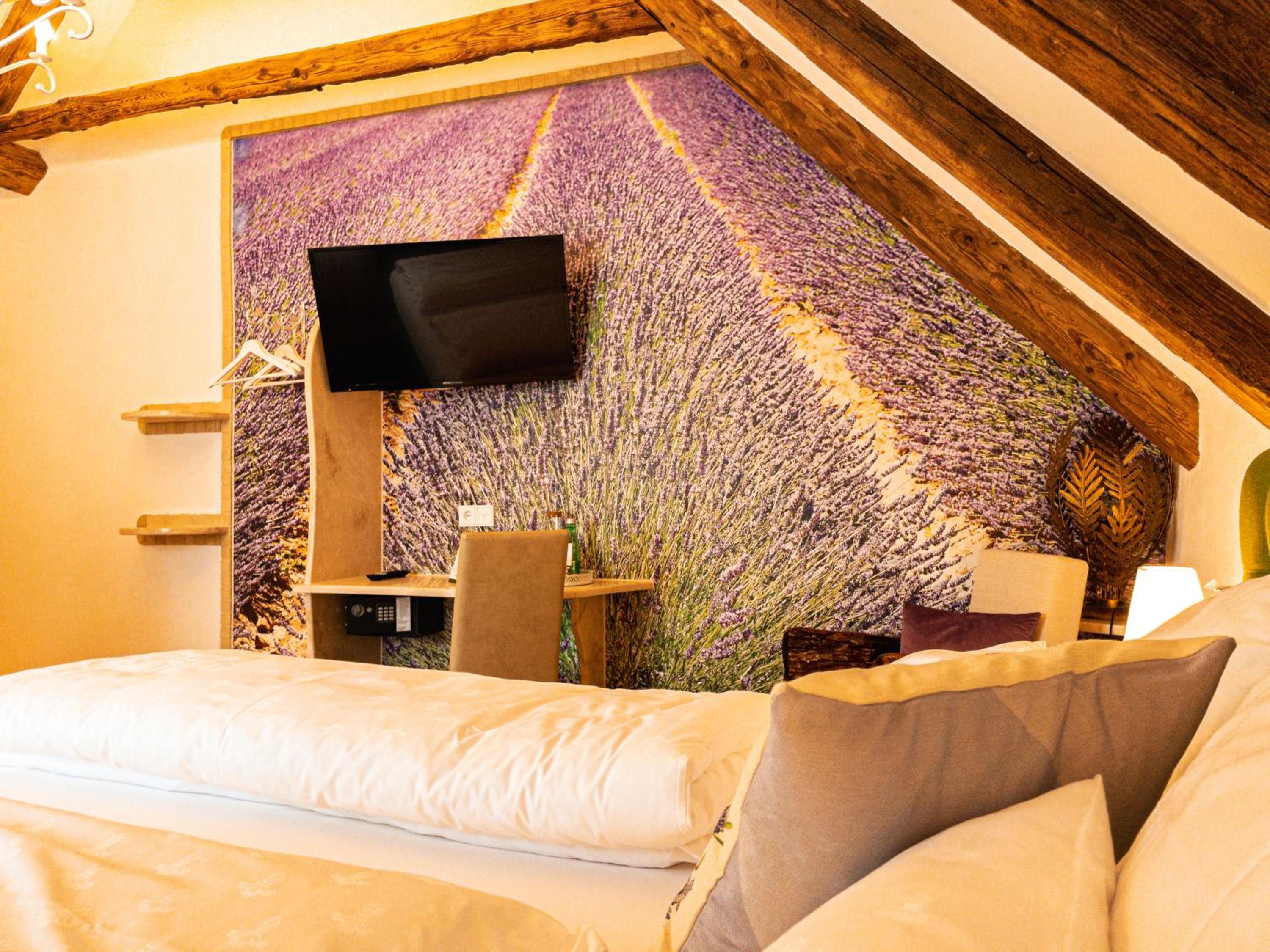 Deluxe Room - Photo 7