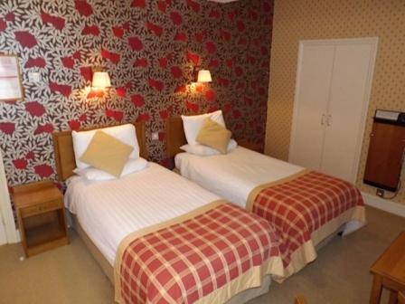 Classic Twin Room - Photo 4