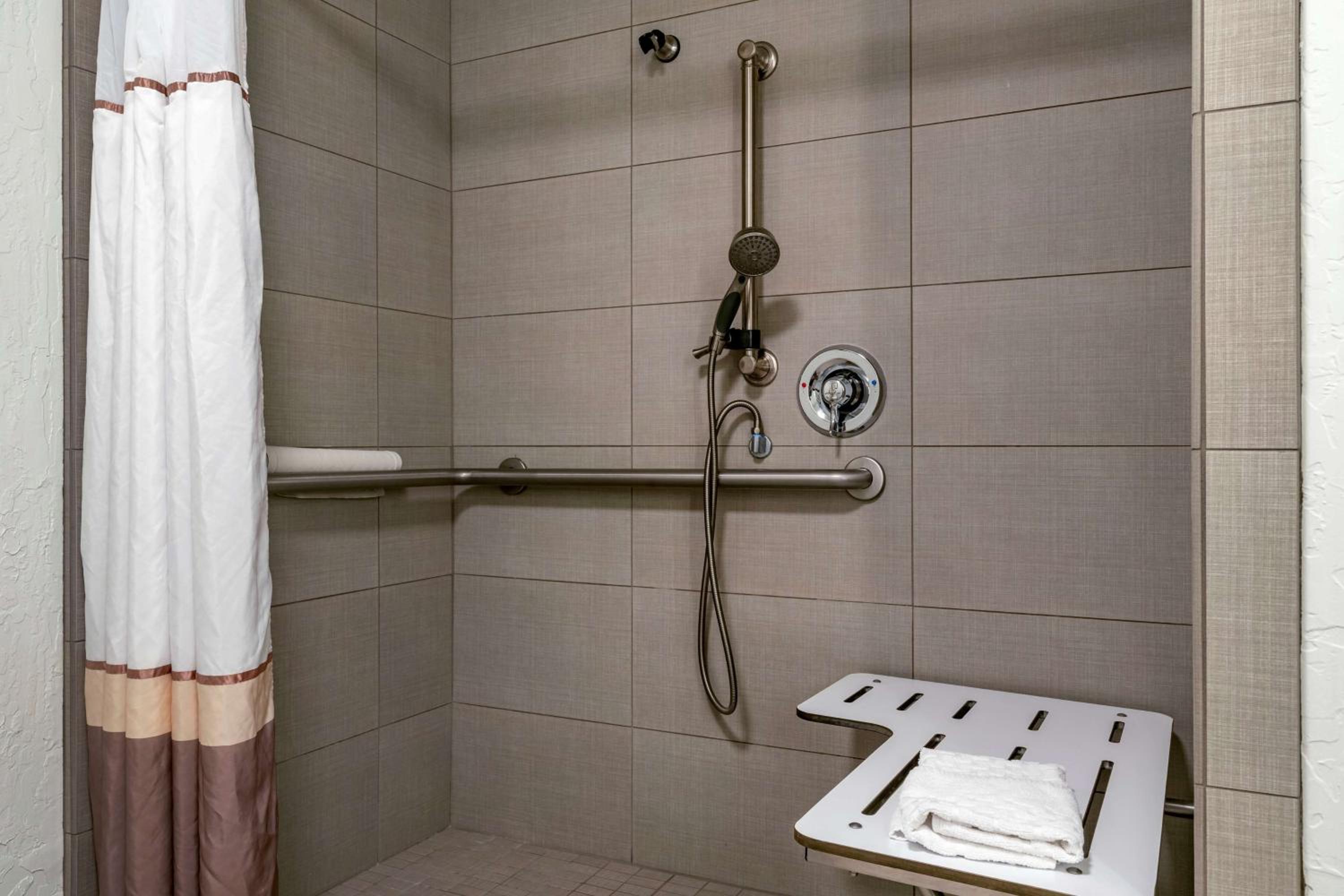 Deluxe Queen Room - Disability Access - Photo 4