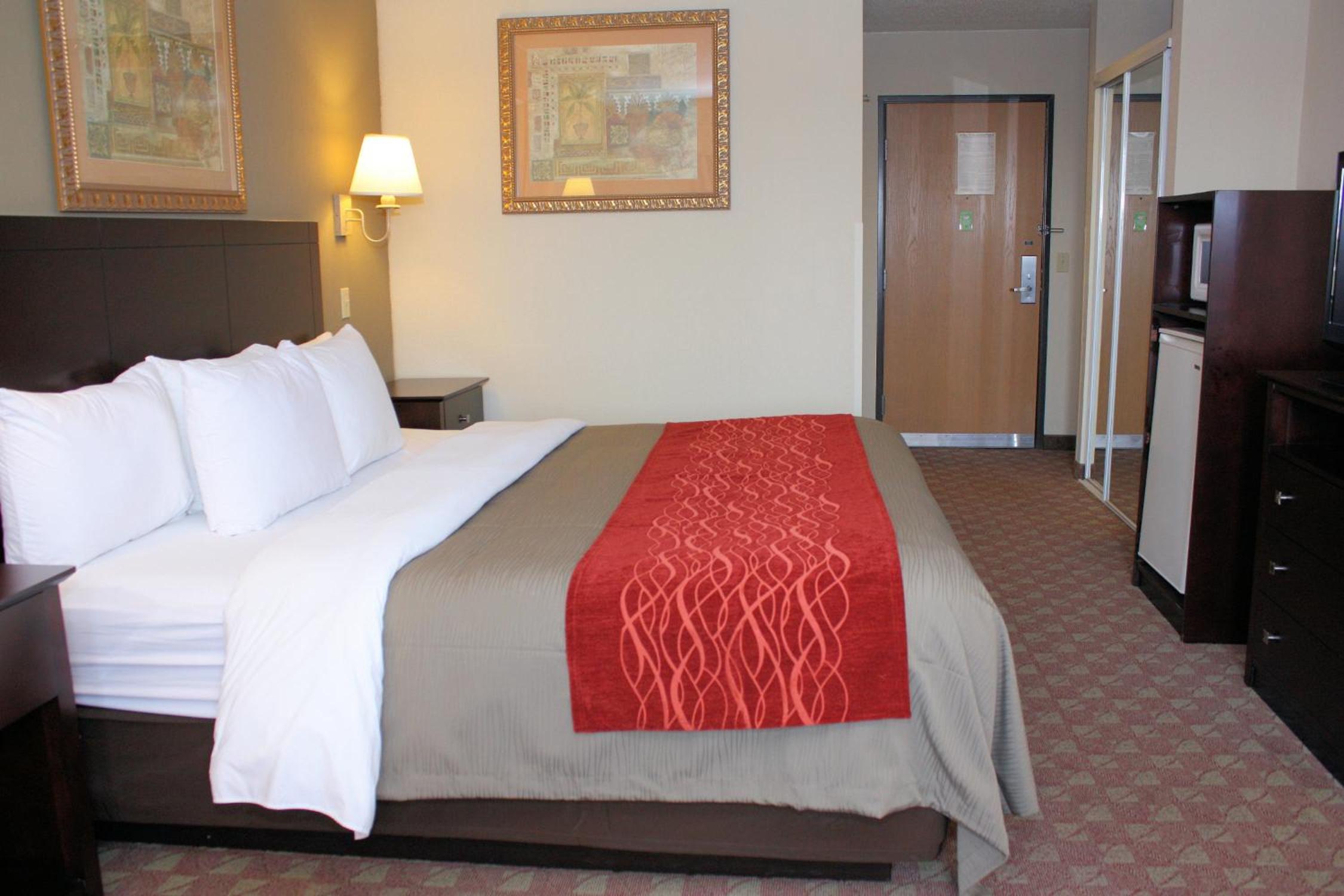 King Room - Non-Smoking - Photo 1