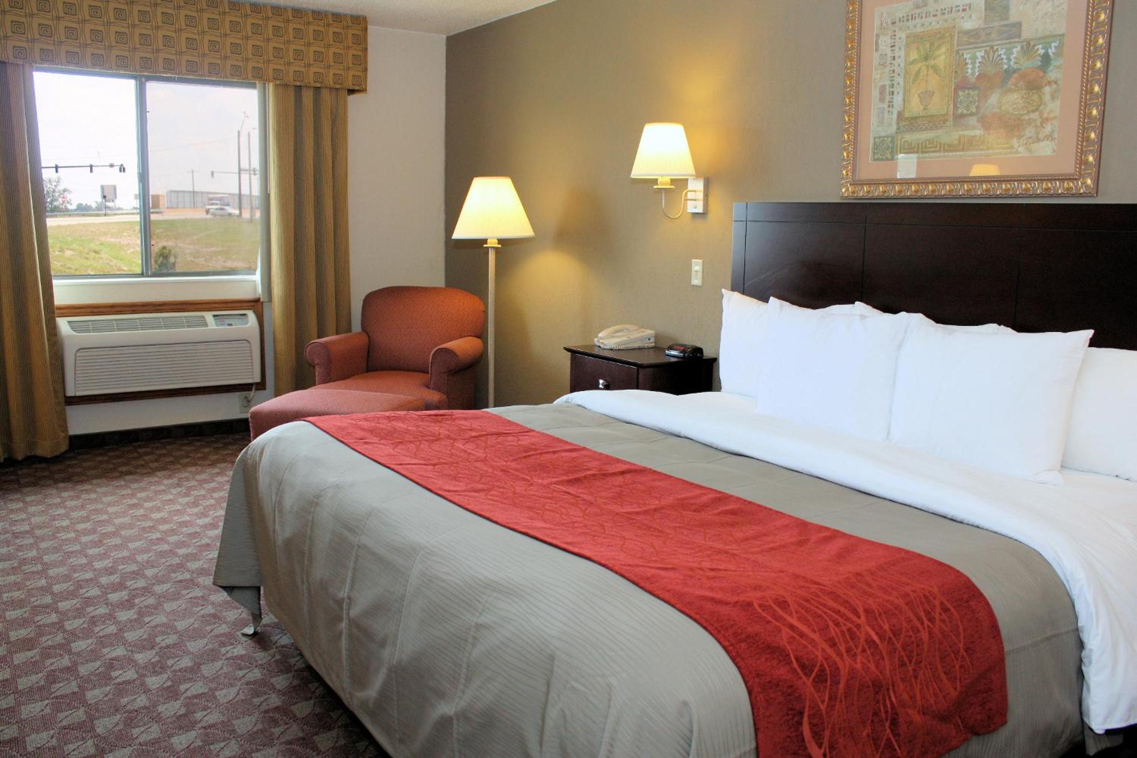 King Room - Non-Smoking - Photo 3