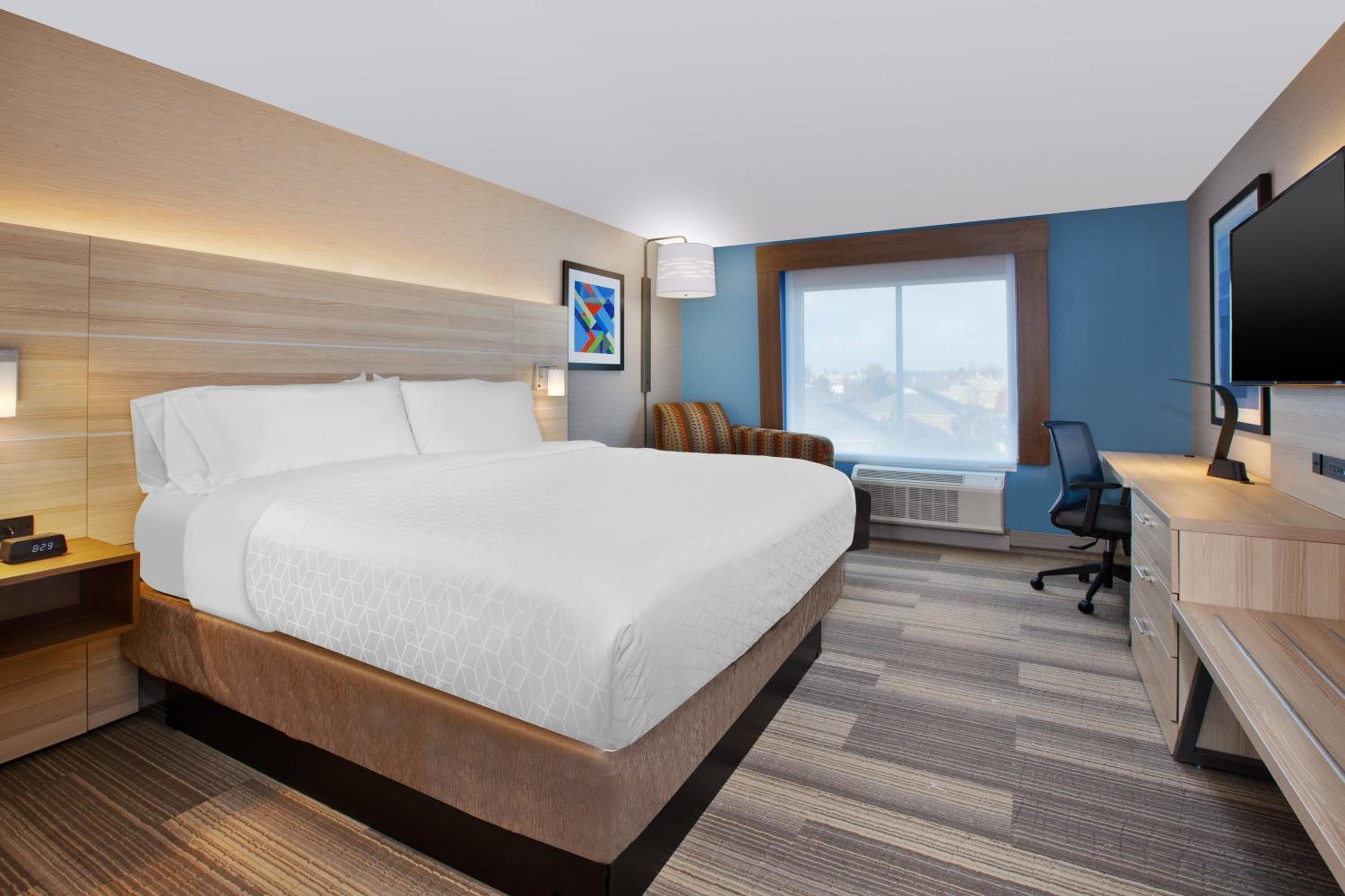 Standard King Room - Photo 2