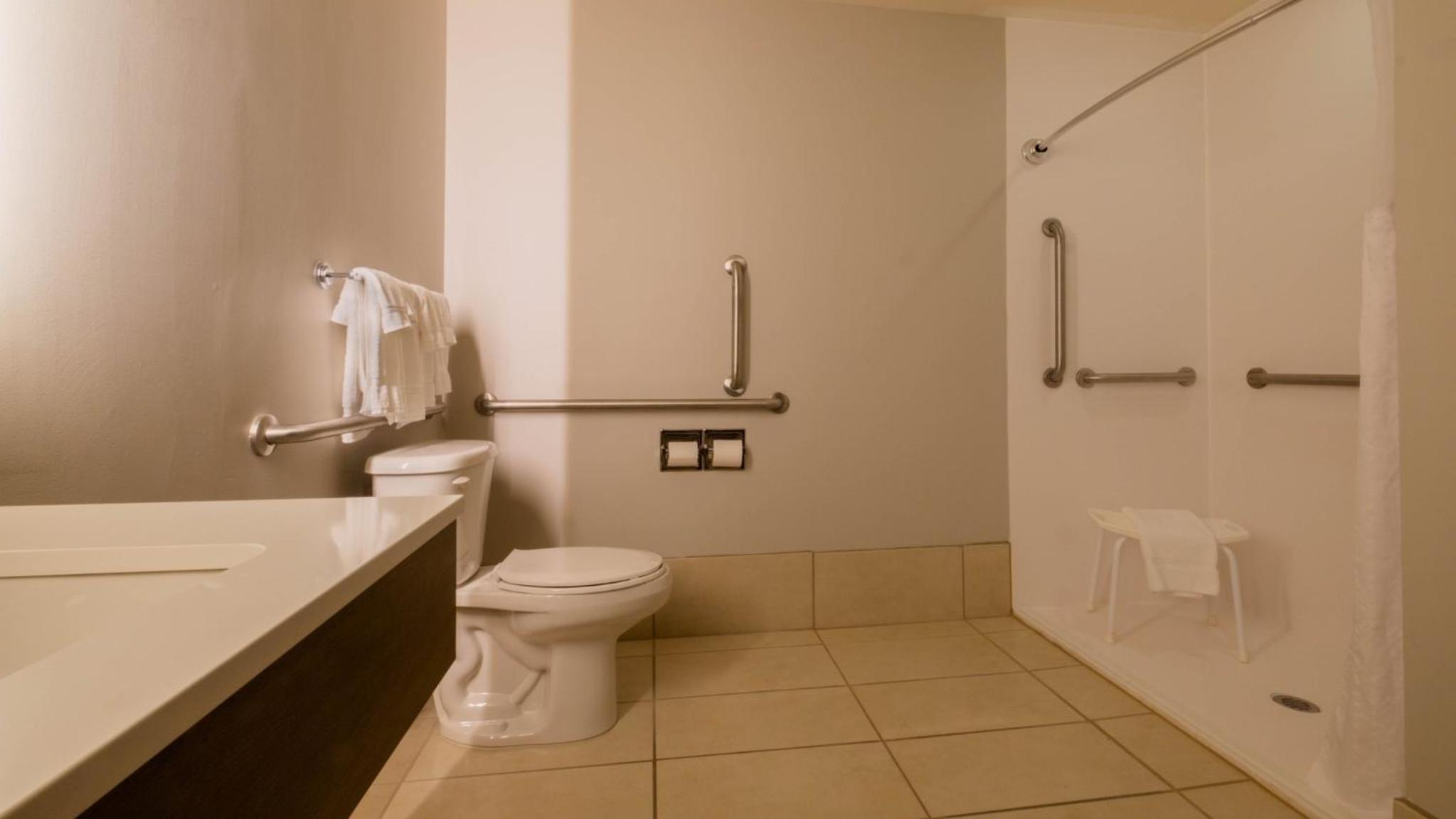 Queen Suite with Two Queen Beds and Mobility Accessible Roll-In Shower - Photo 4
