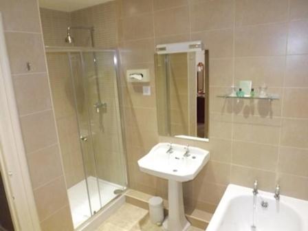 Superior Double or Twin Room - Photo 3