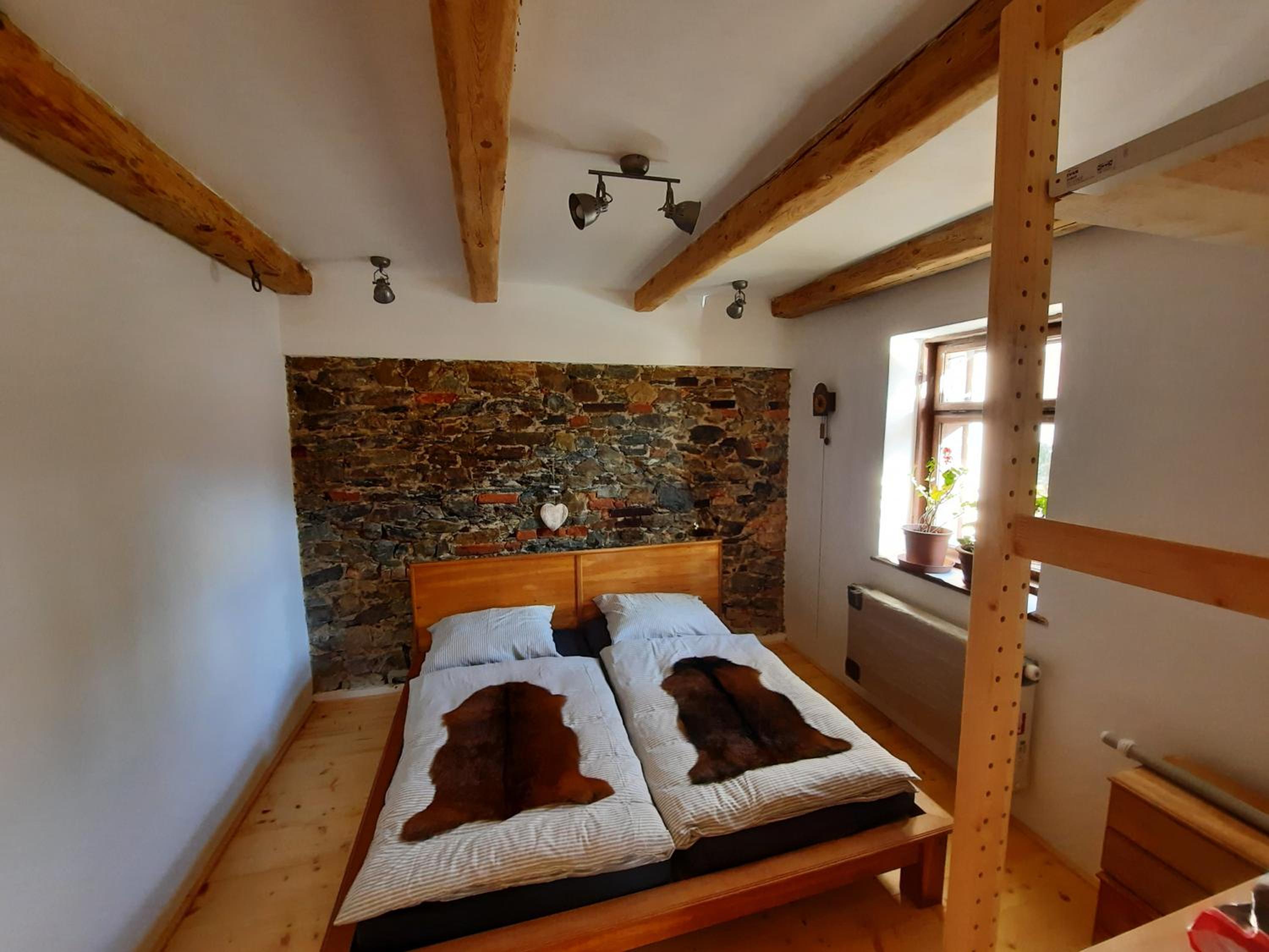Deluxe King Suite photo 1