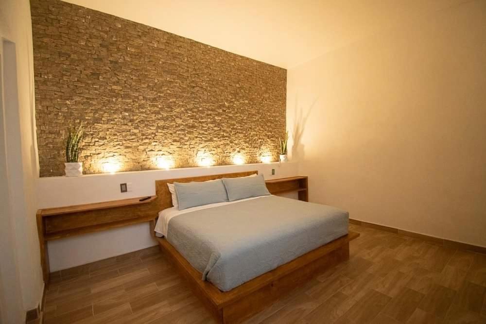 Standard King Room - Photo 7