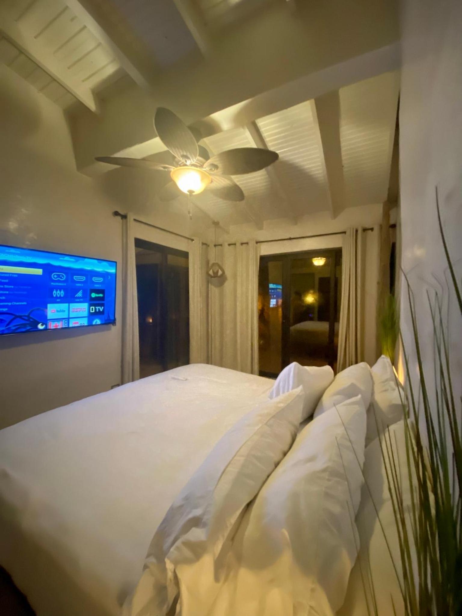 Deluxe King Room with Sea View