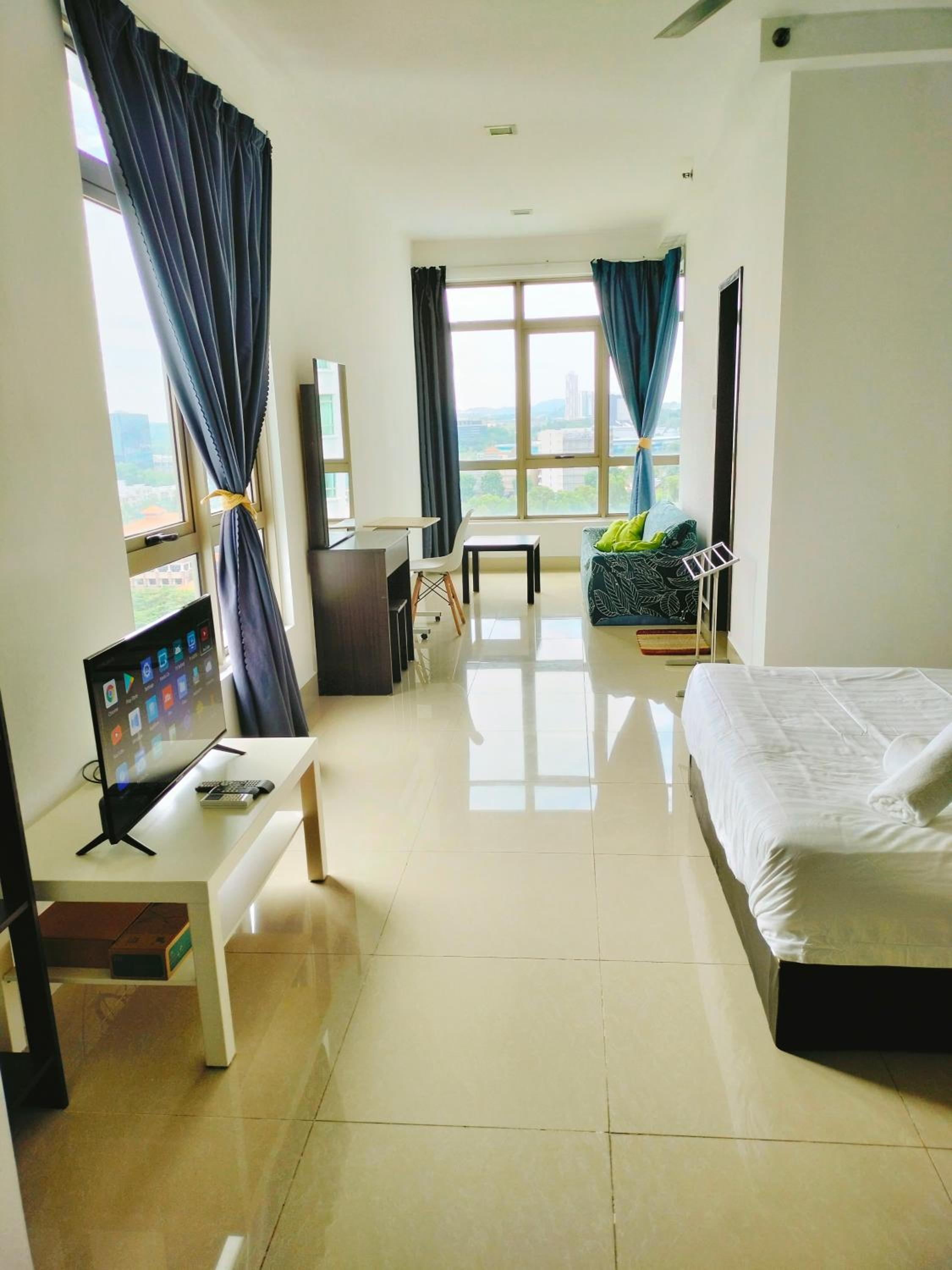 One-Bedroom Apartment photo 2
