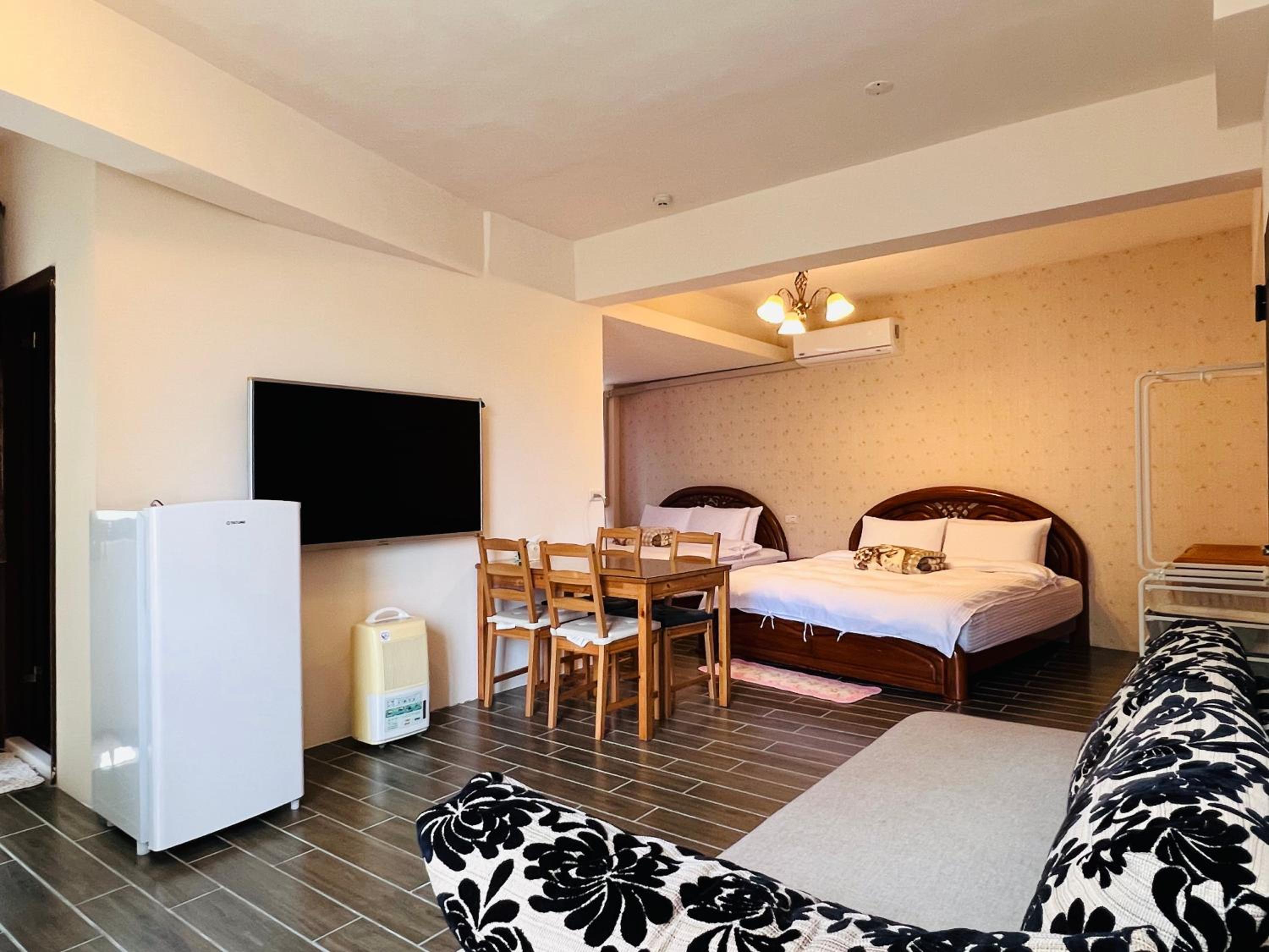 Quadruple Room with Mountain View photo 3