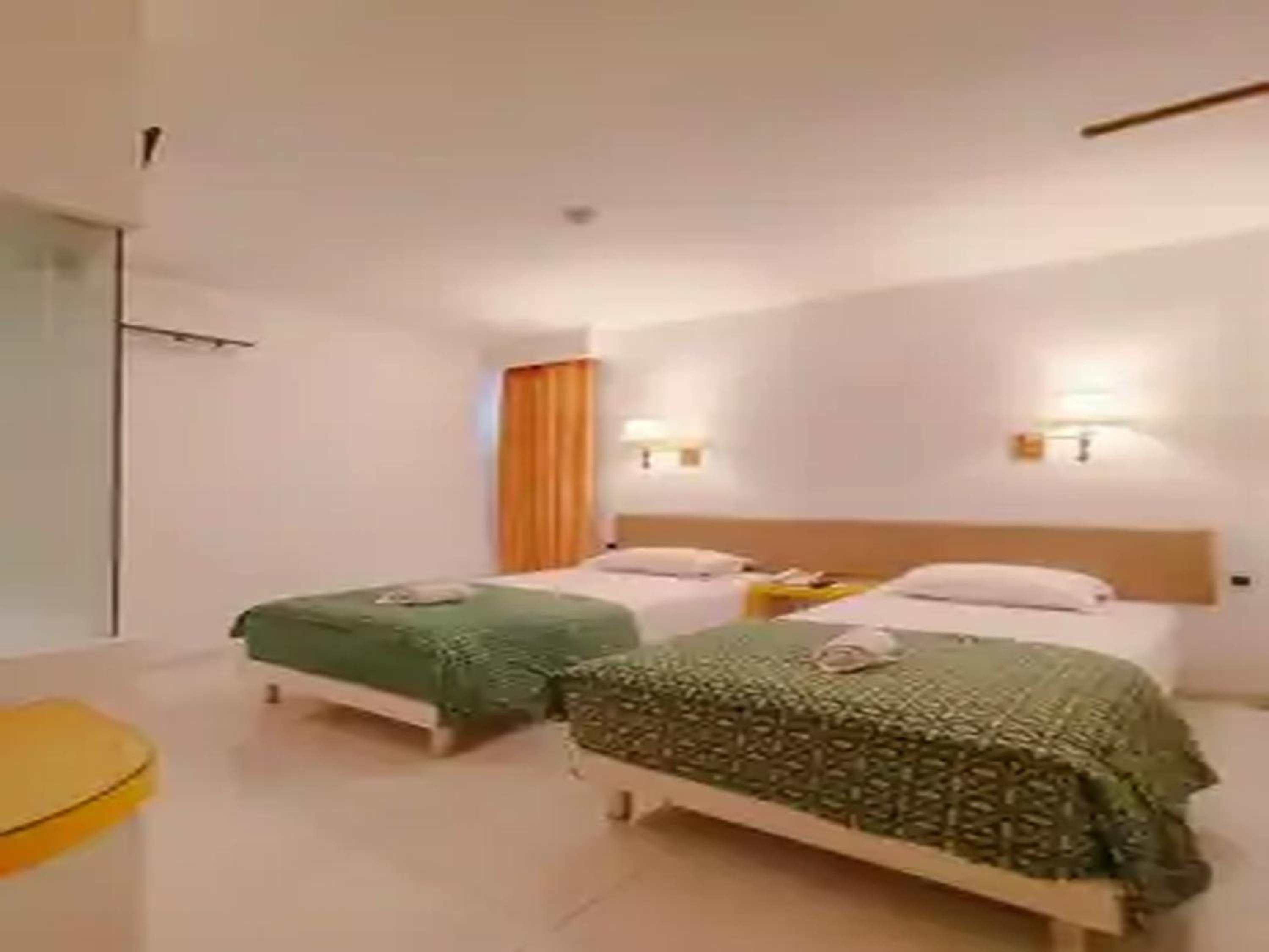 Deluxe Twin Room photo 2