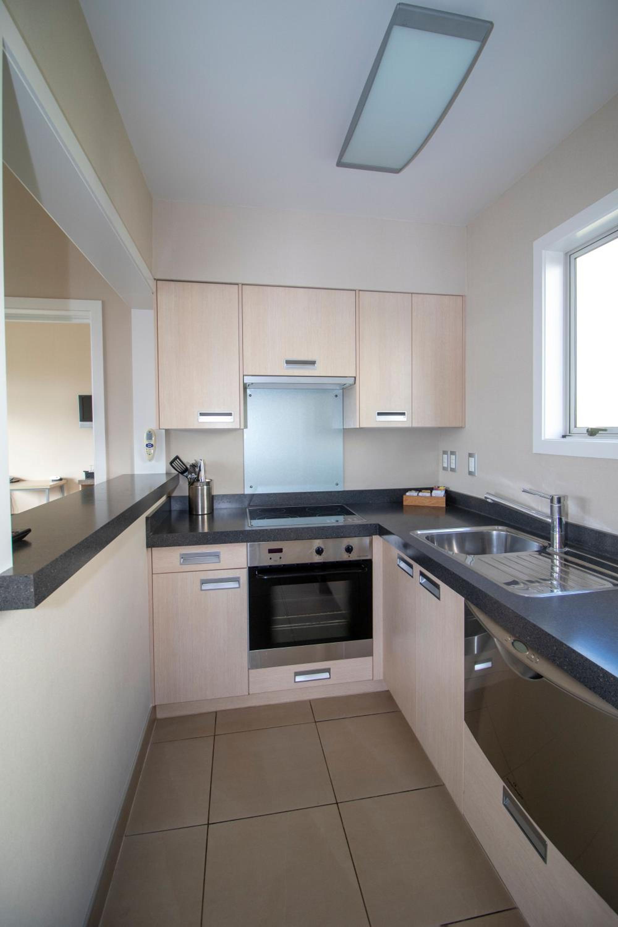 Apartment with Balcony - Photo 2