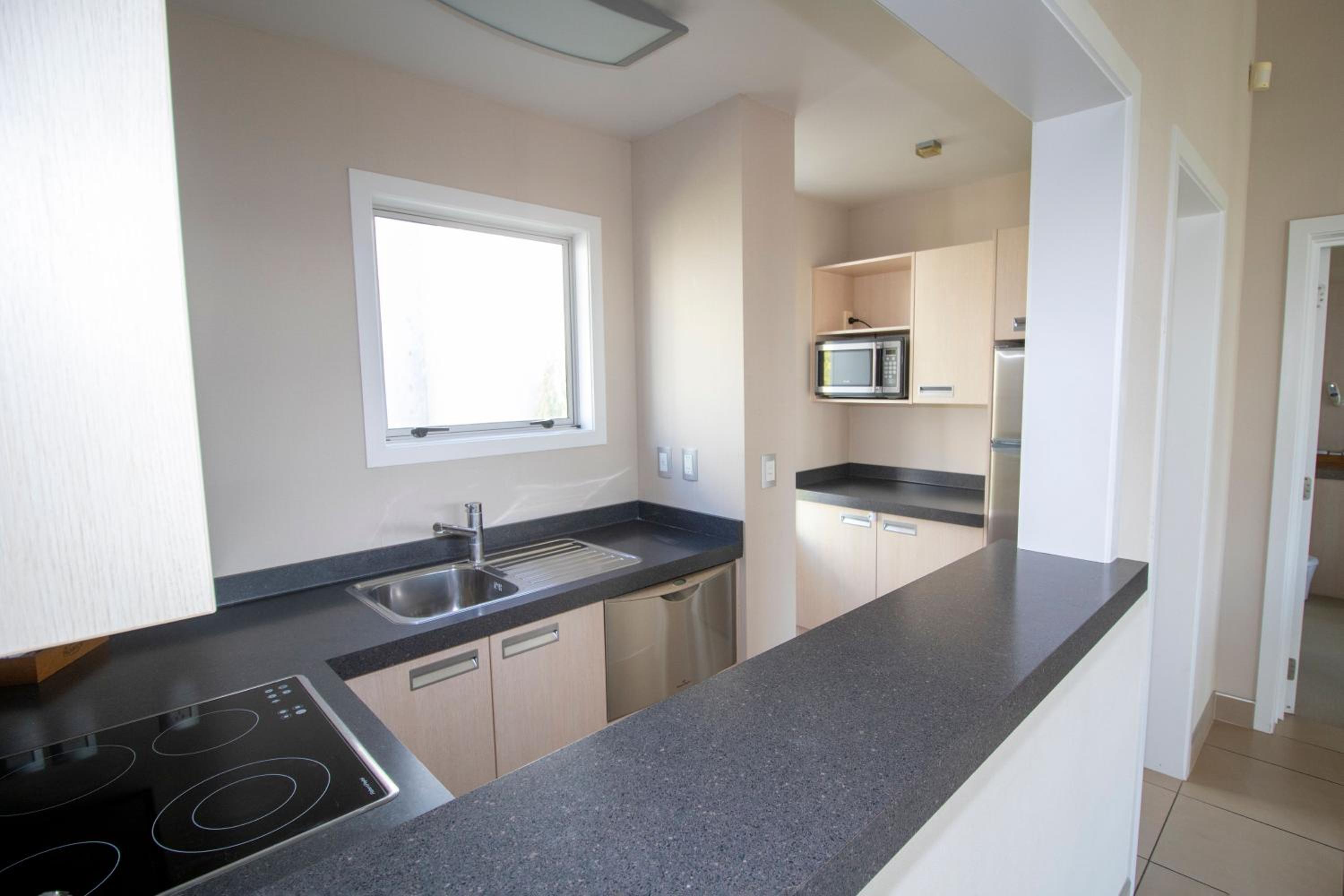 Apartment with Balcony - Photo 11