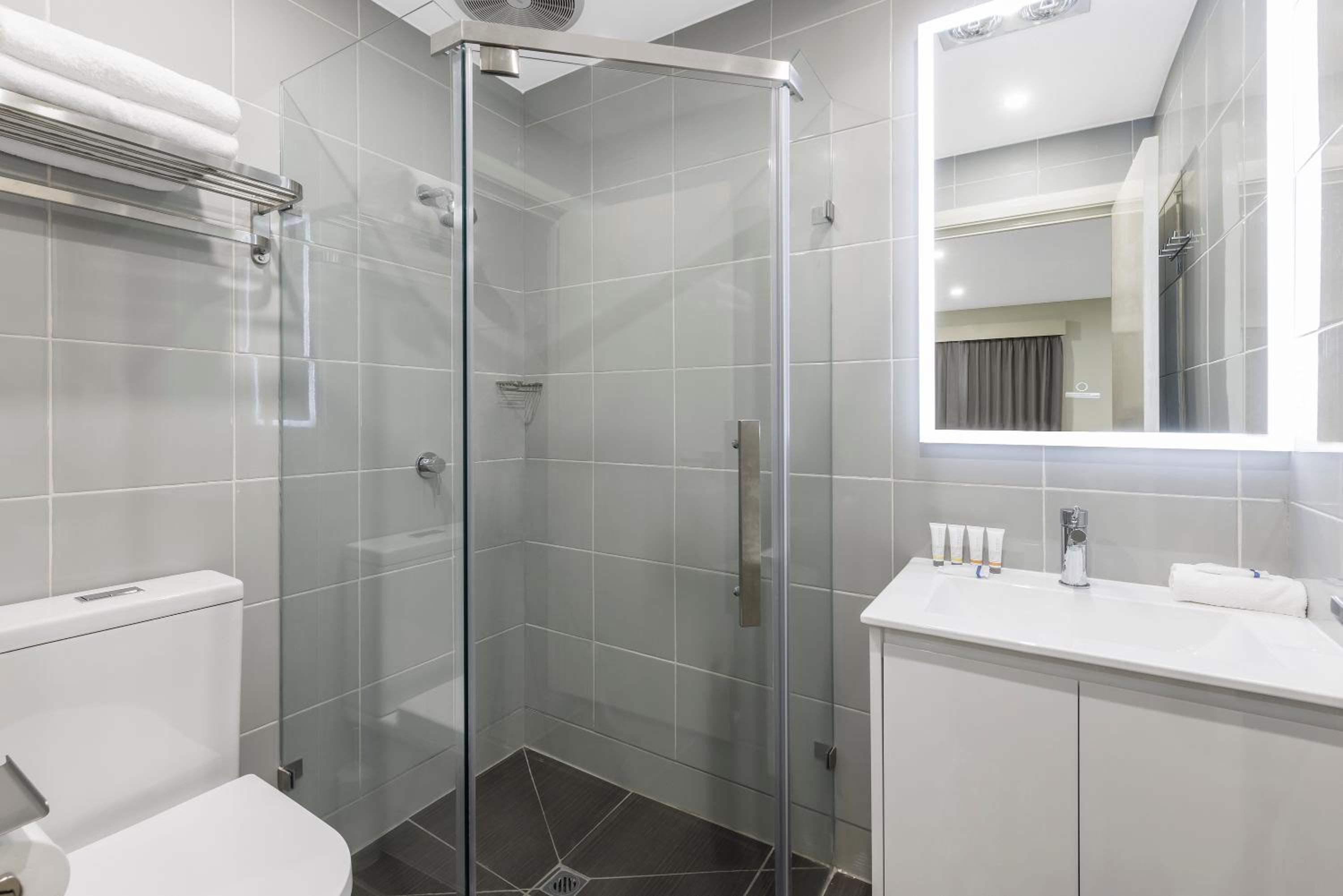 Executive Twin Room (Located Upstairs) - Photo 2