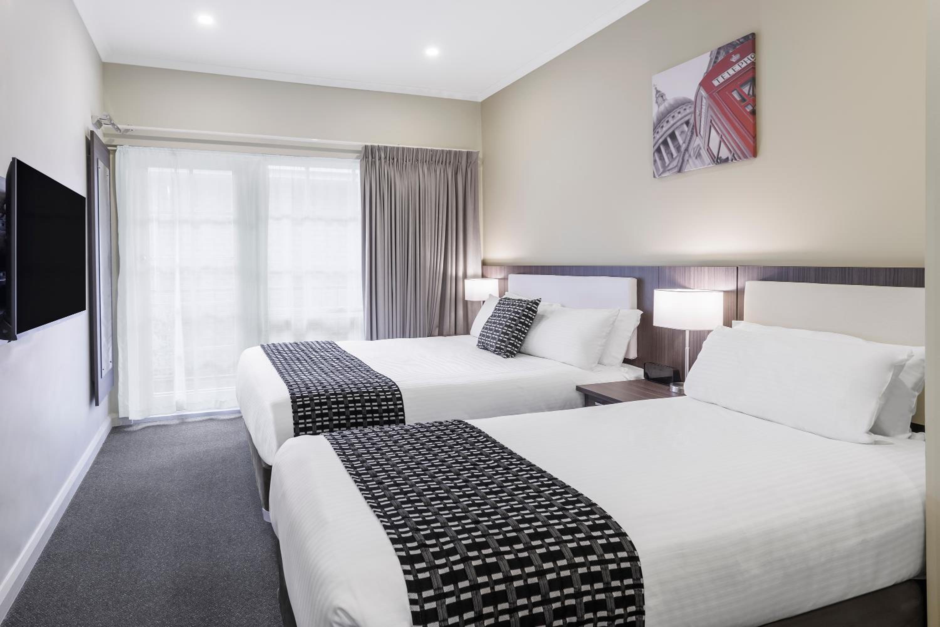 Twin Room - Photo 4