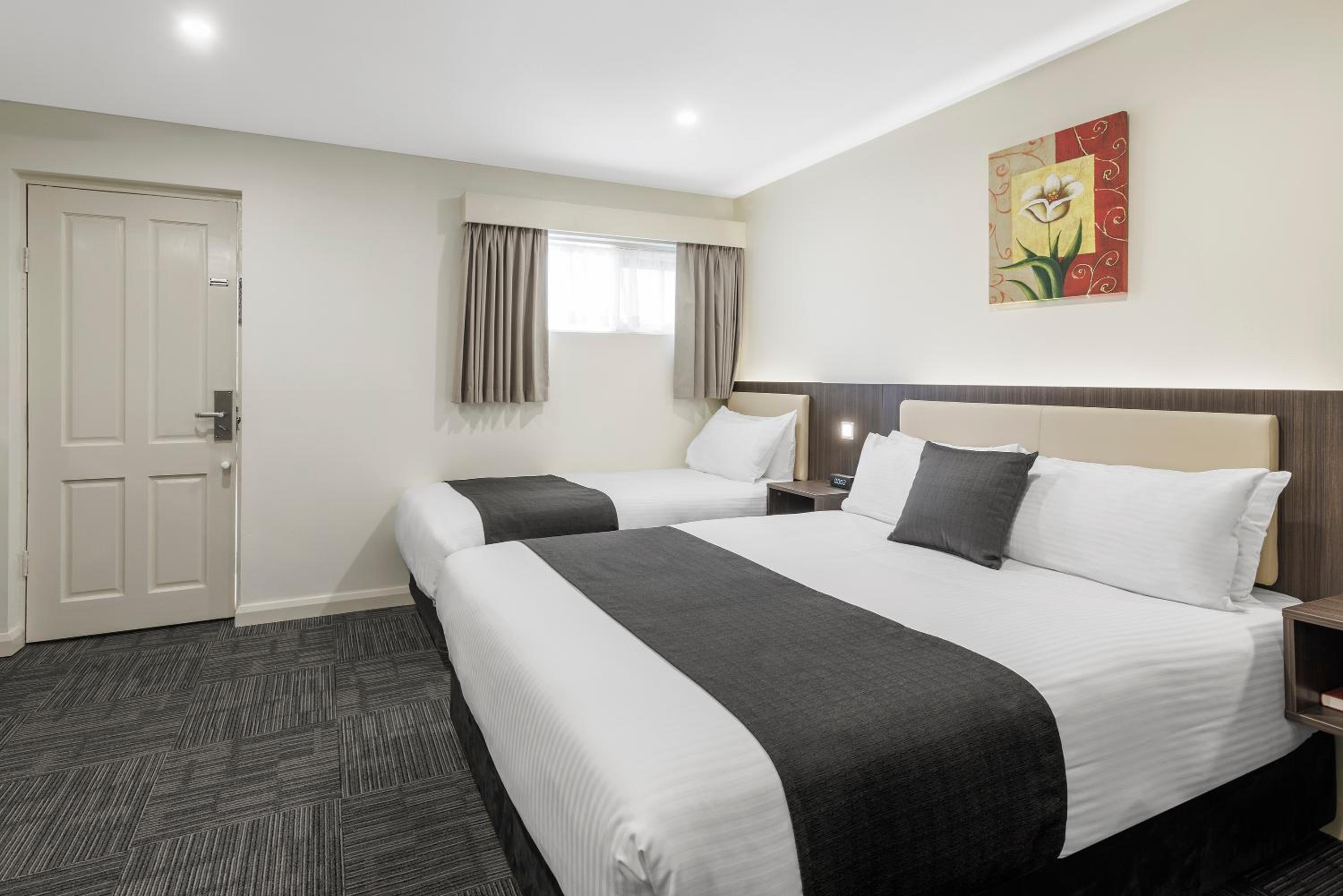 Executive Twin Room (Located Upstairs) - Photo 3